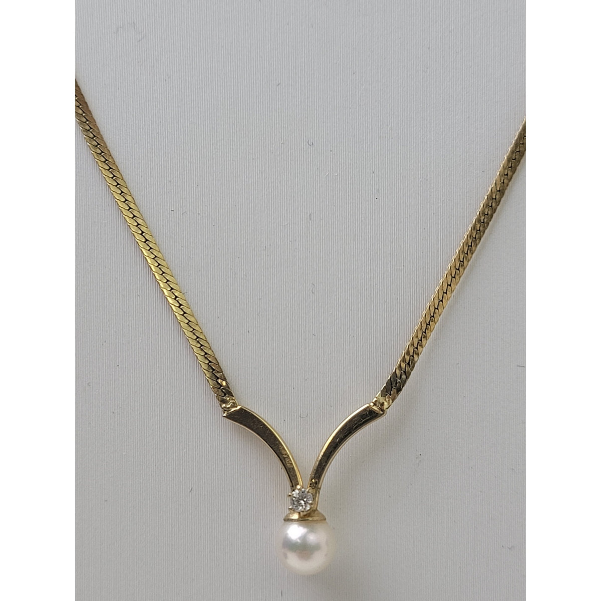 Vintage 14K Gold Filled V Chevron Pendant Necklace Diamond Accent Drop Pearl 17"