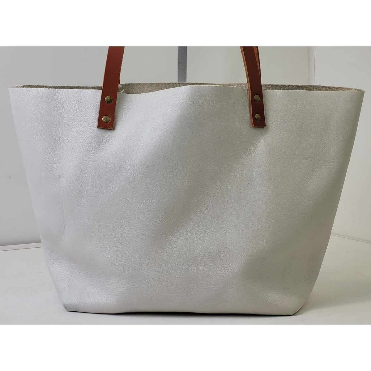 Portland Leather Goods Classic Leather Tote in Beluga w Brown Leather Straps EUC