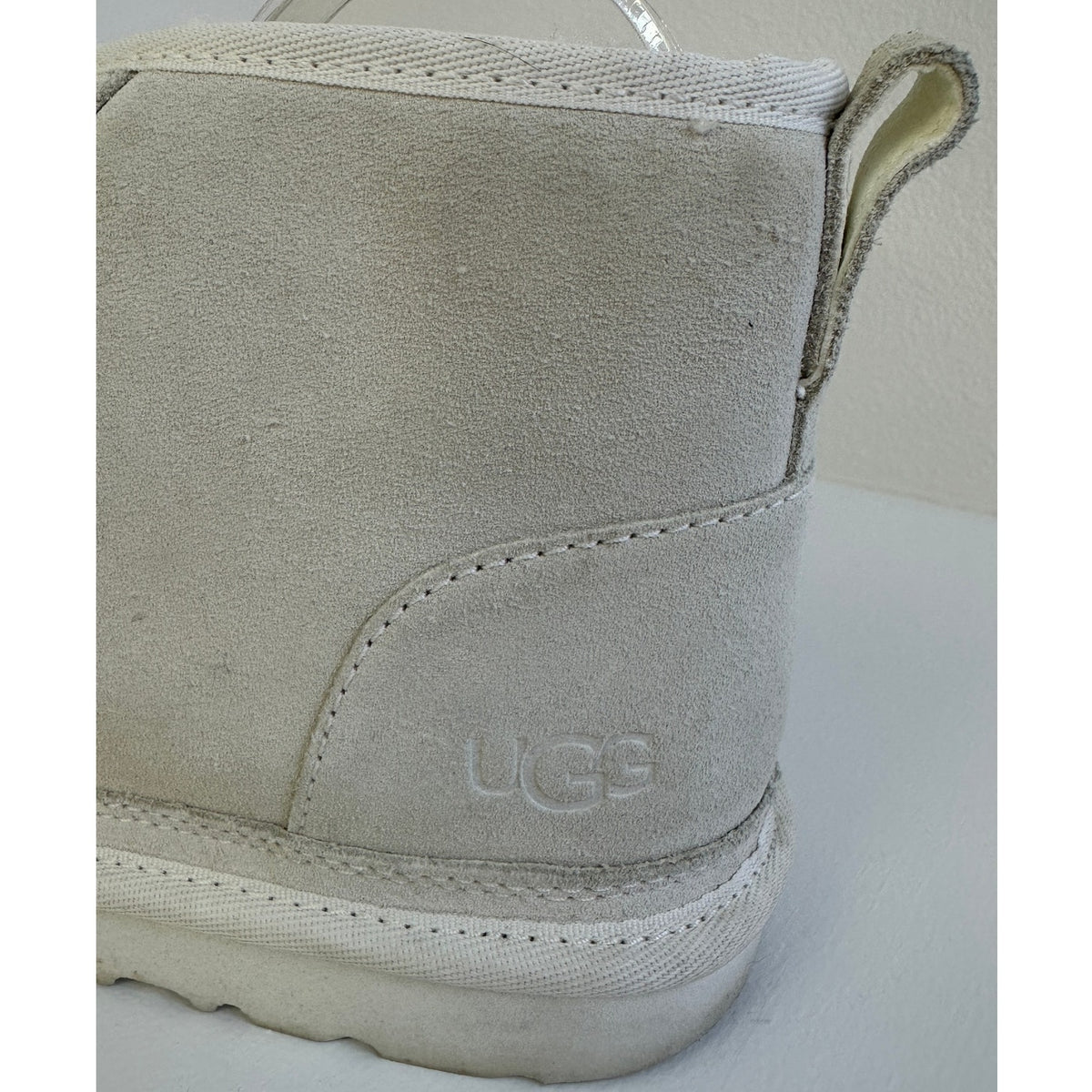 UGG Neumel White Suede Boot Youth Sz 6 / 38