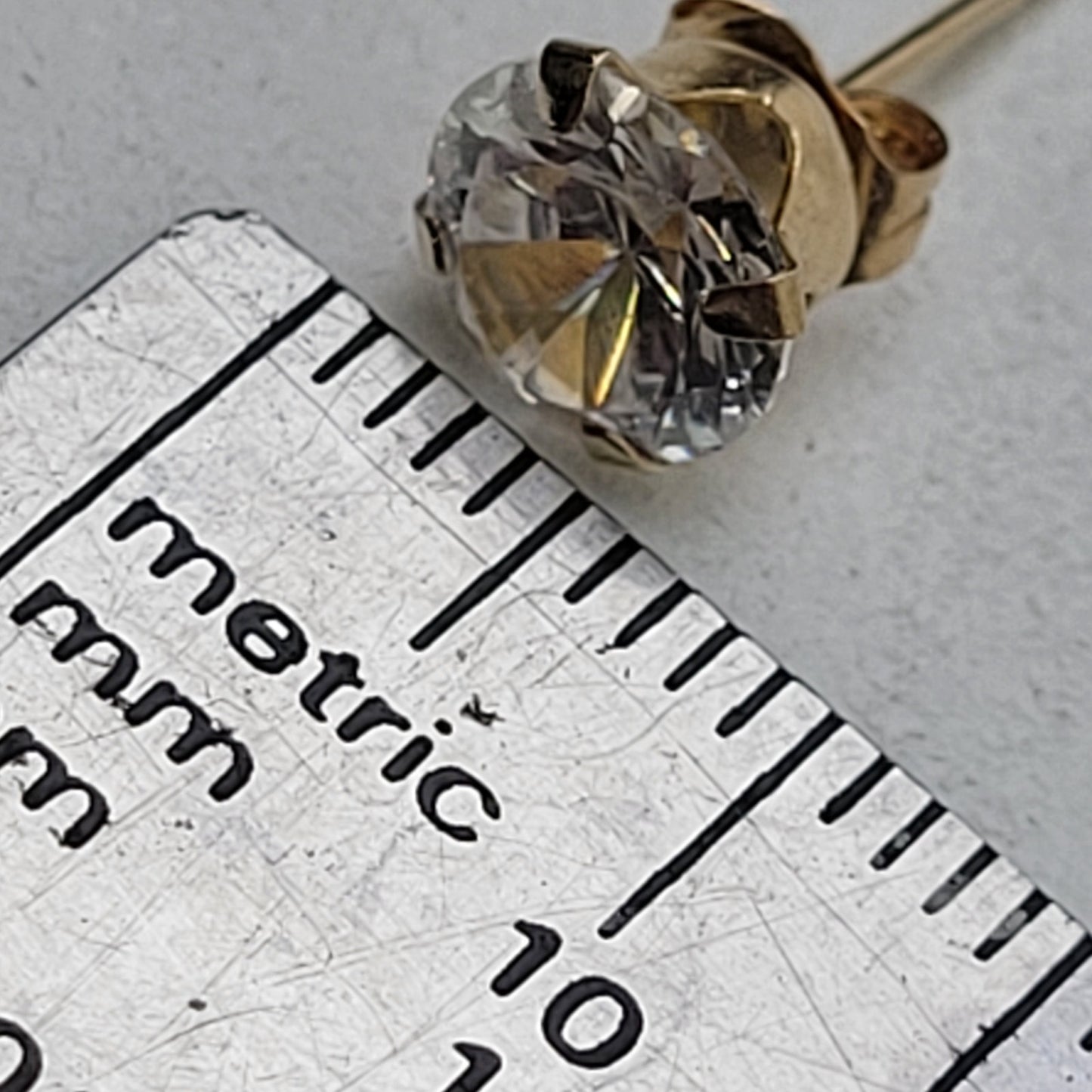 14K Yellow Gold Cub Zirconia 6mm Sparkling Stud Earrings Stamped 585