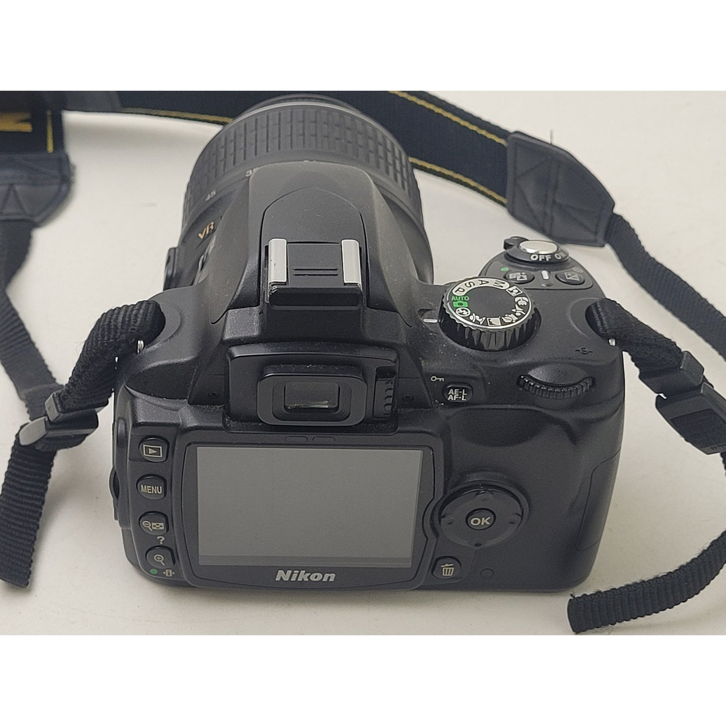 Nikon D60 DSLR & 18-55 f/3.5-5.6G Nikkor Lens+Case, Batteries, SD Card, Charger