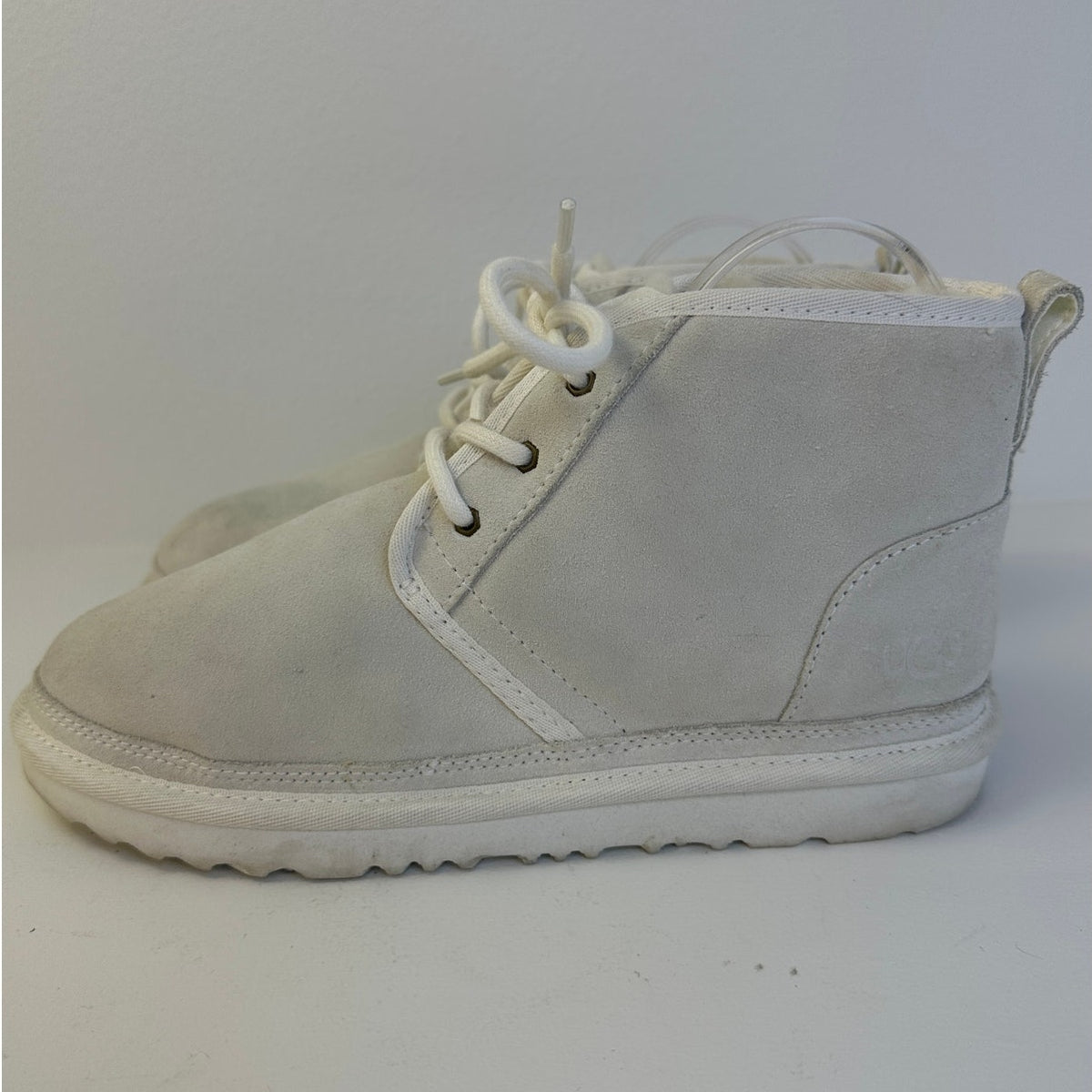 UGG Neumel White Suede Boot Youth Sz 6 / 38
