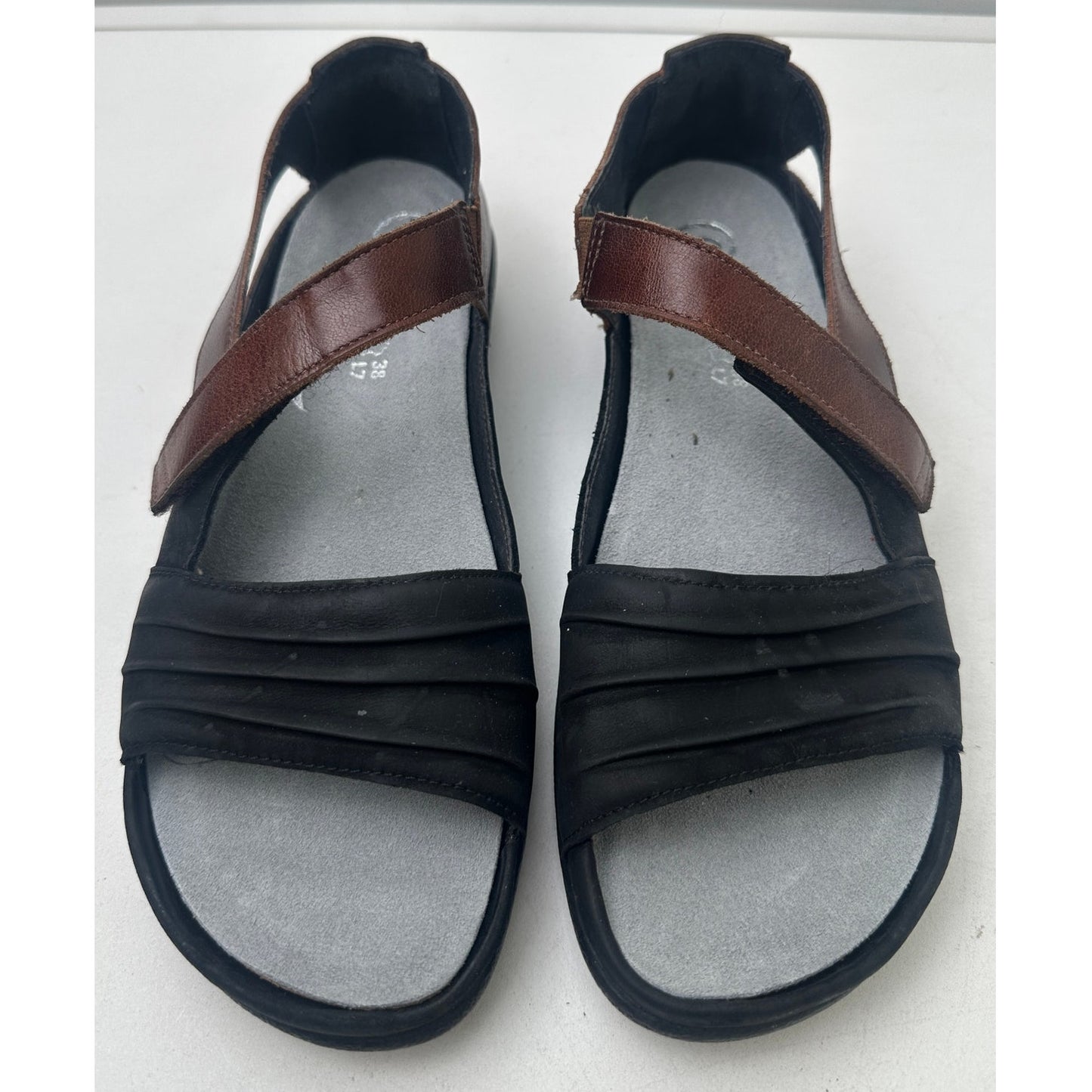 Naot Papaki Black & Cinnamon Leather Comfort Sandals Women's Sz 7