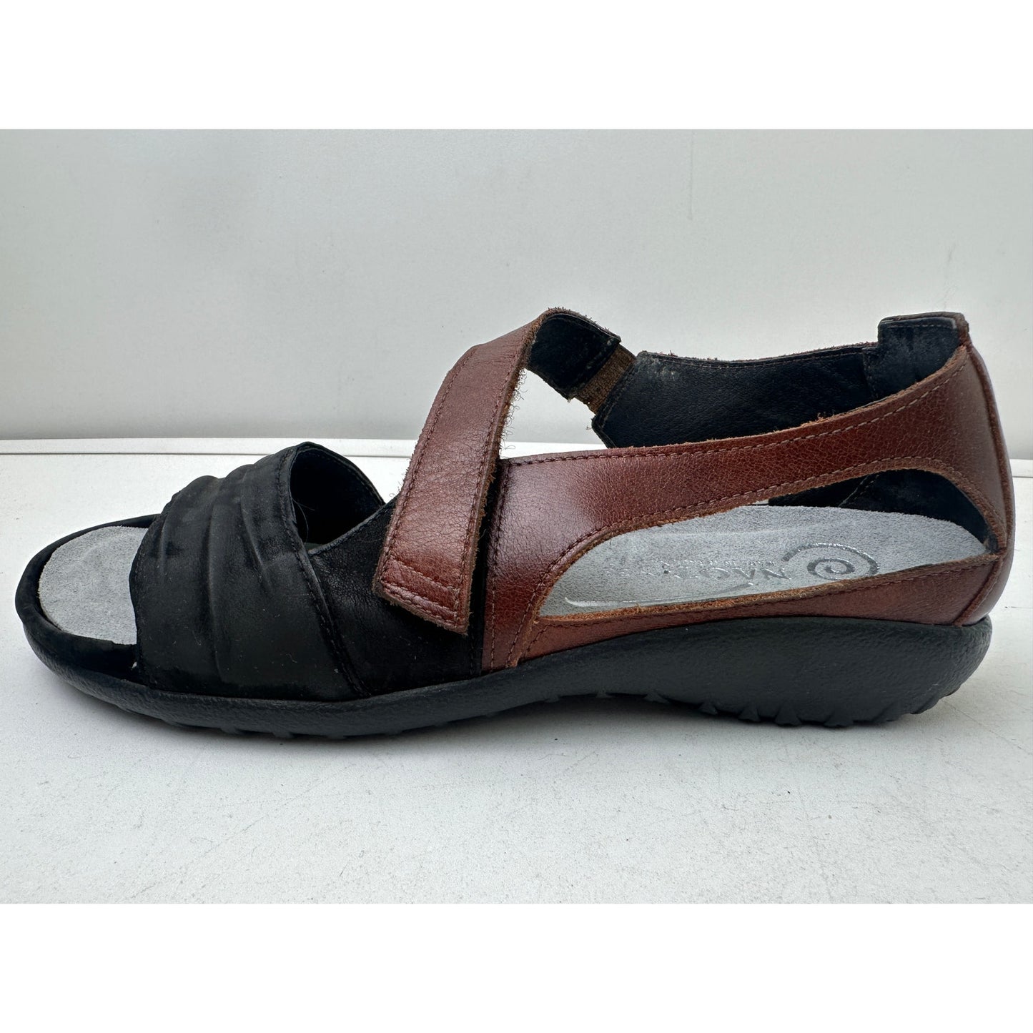 Naot Papaki Black & Cinnamon Leather Comfort Sandals Women's Sz 7