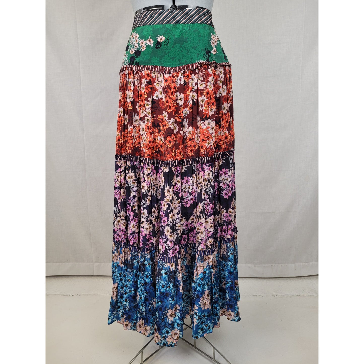 Bhanuni by Jyoti for Anthropologie Anarosa Tiered Maxi Skirt Floral Print Sz 8