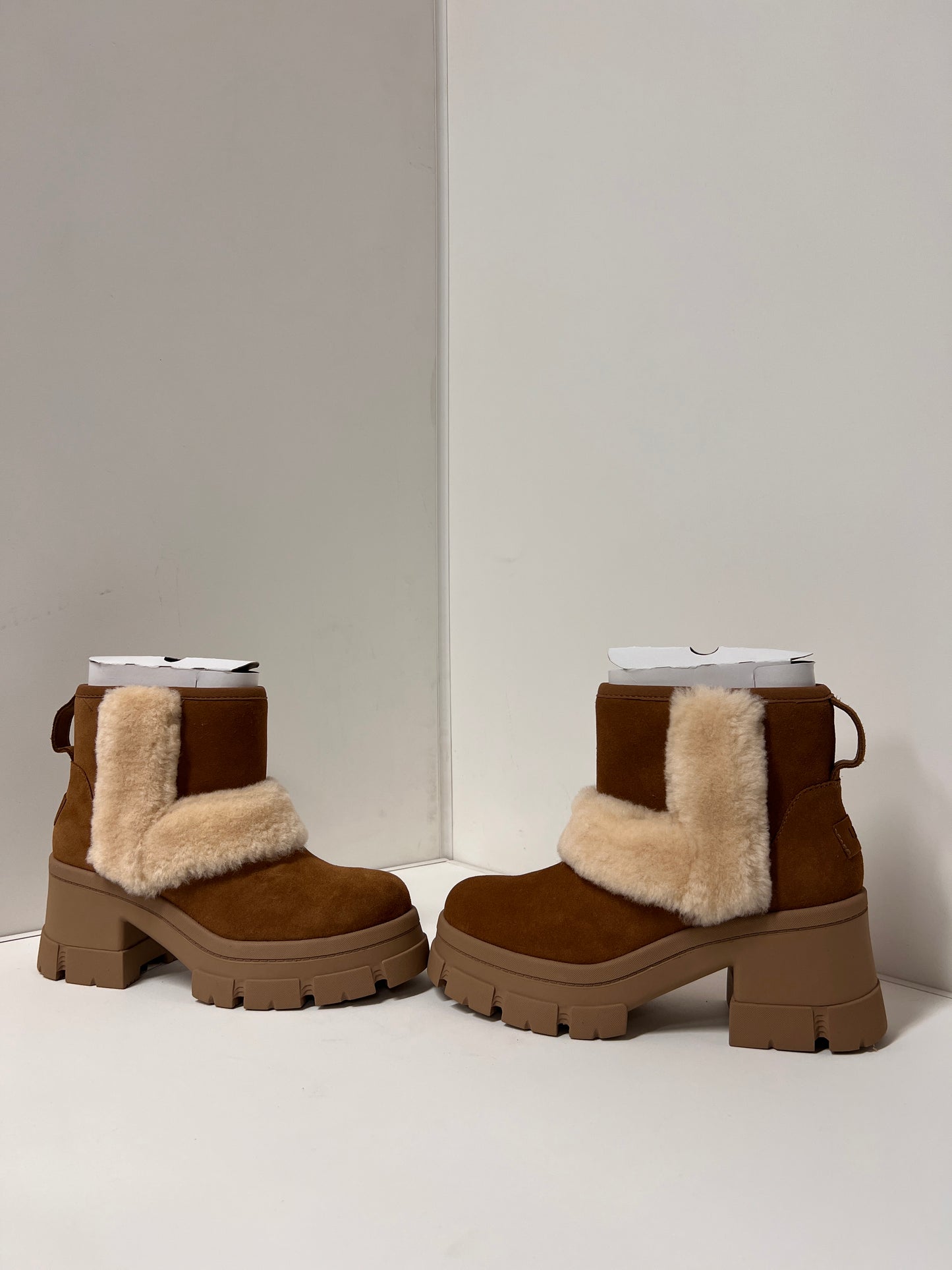 Women's Brooklyn Sunburst UGG Boots Size 9 NEW