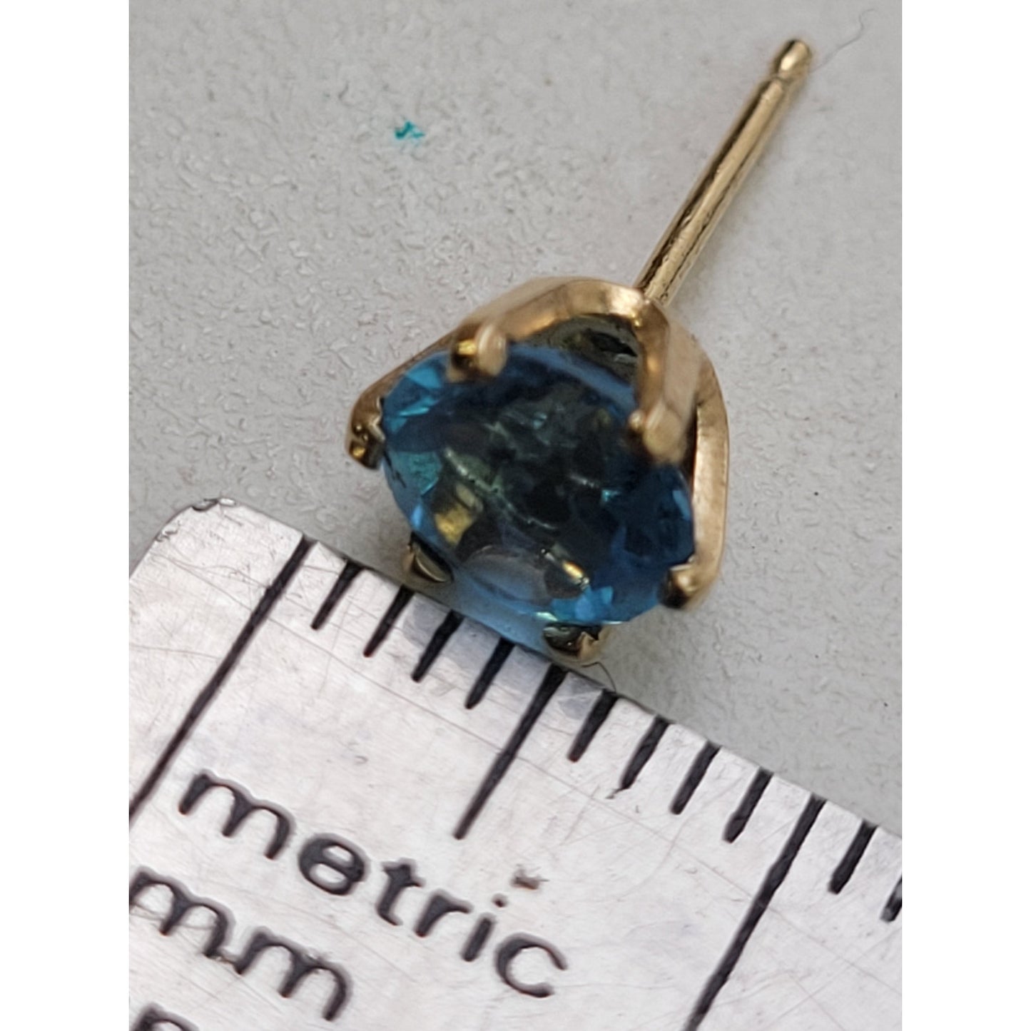 Classic Blue Topaz 6mm Stone w Six-Prong 14K Gold Setting Stud Earrings