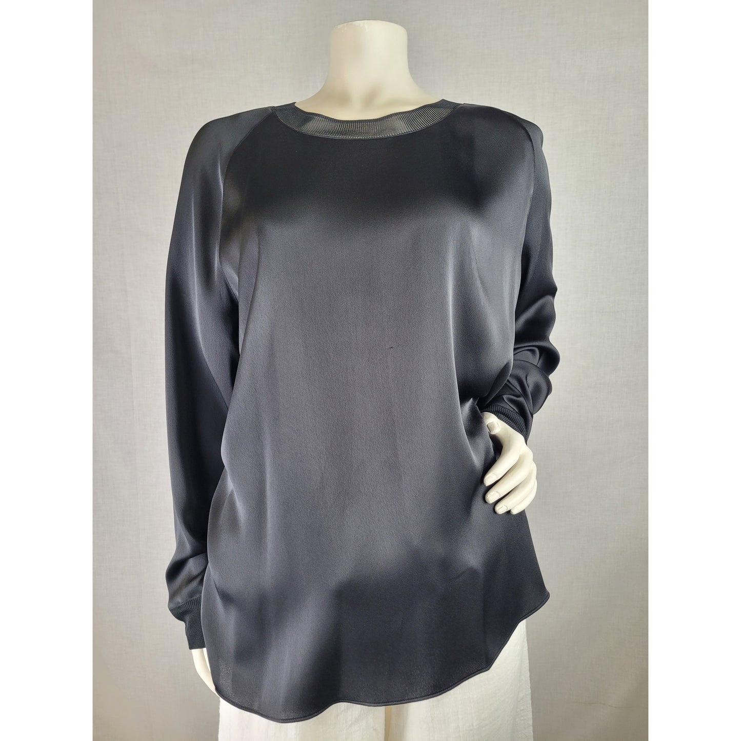 Vince Satin Blouse Sleek Band Collar Raglan Long Sleeves Women's Sz L
