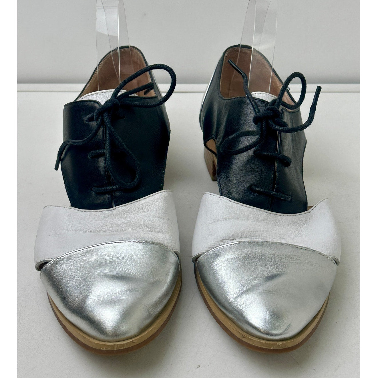 Bresley Silver/Black/White Leather Cutout Oxfords Women's Sz 9