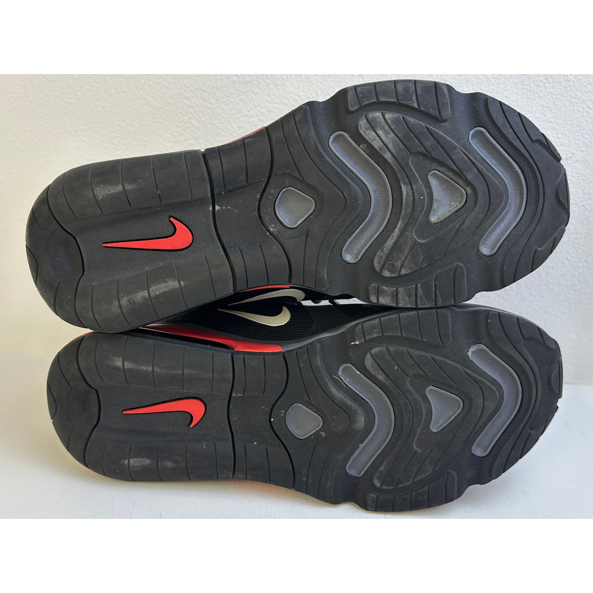 Nike Air Max 200 Black University Red (CI3865-002) Sneakers Men's Sz 10.5