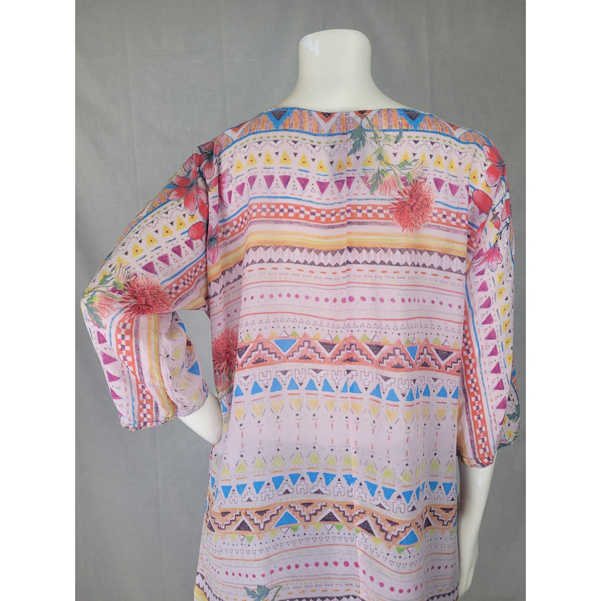 Johnny Was Elly Flair Aztec Geometric Floral Print Rayon Tunic Top Women's Sz S