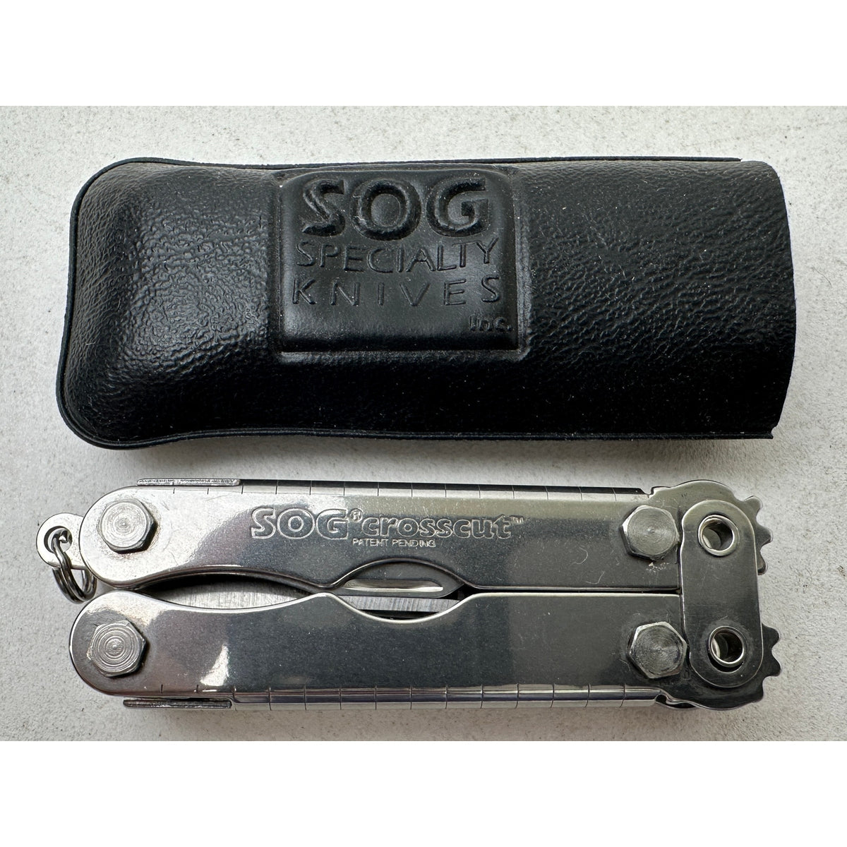 Vintage Knife Lot: Victorinox Boxes, Leatherman e303, SOG Pouch & Barlow
