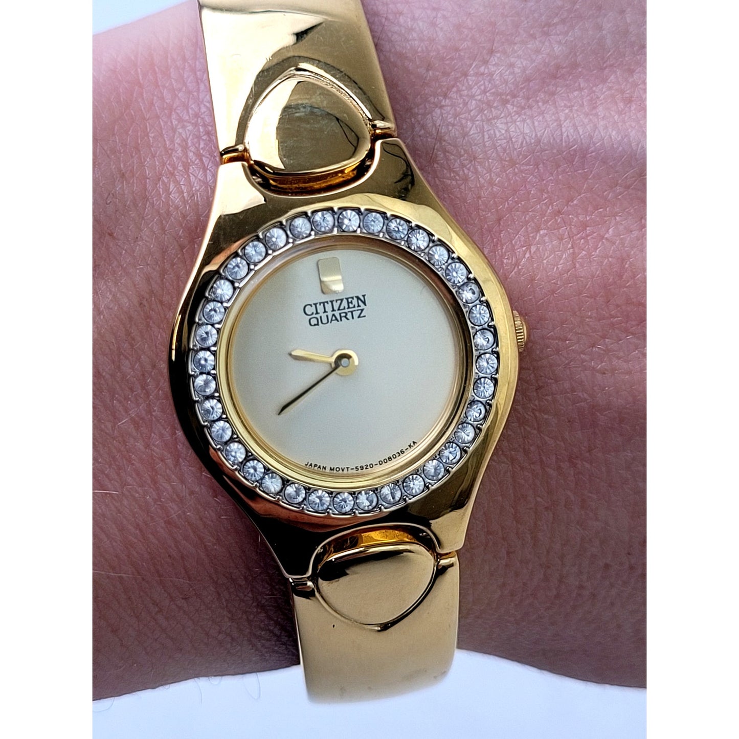 Vintage Citizen Quartz Watch Bezel Bangle Gold Tone EUC