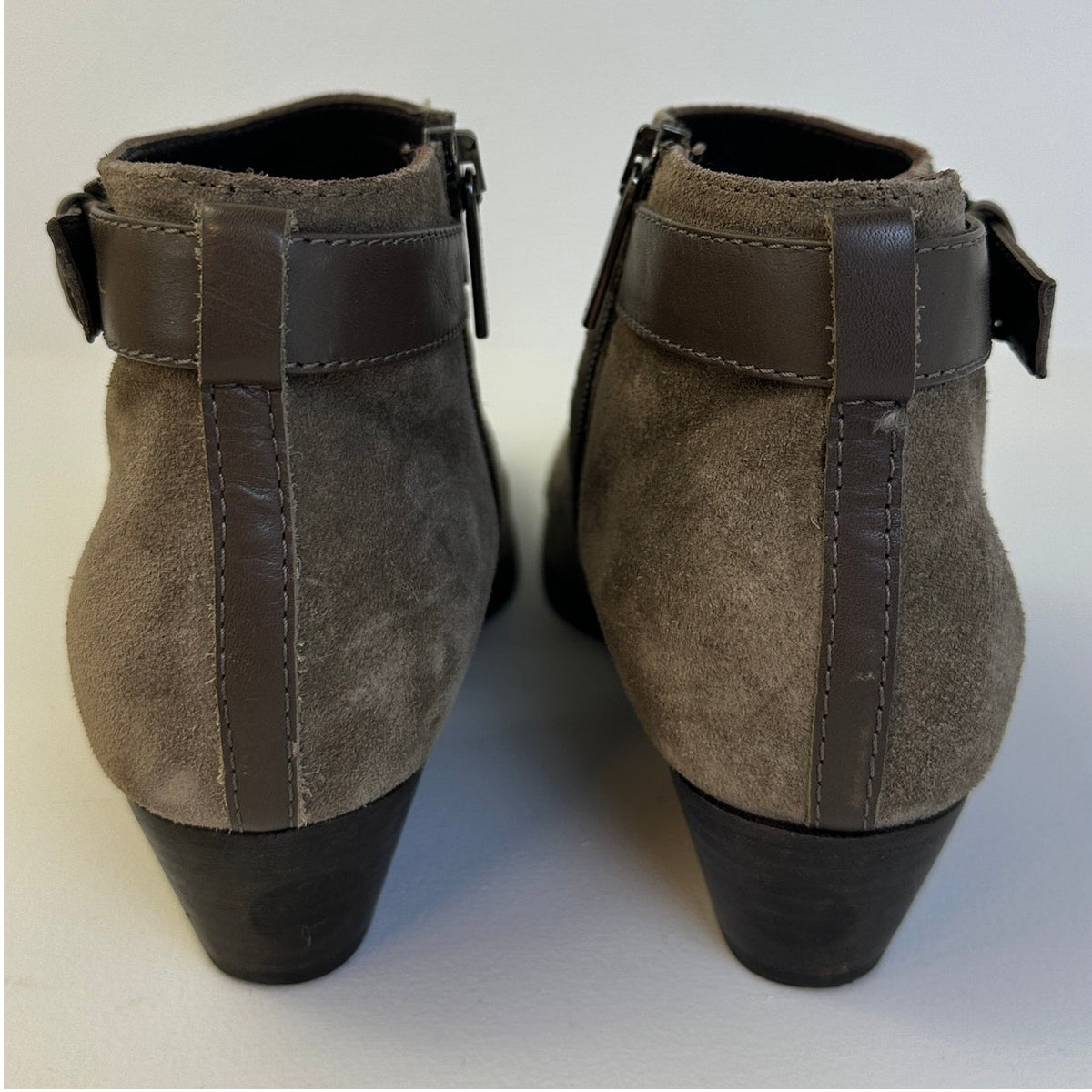 Aquatalia Light Brown Suede Buckle Ankle Boots Made in Italy Women’s Sz 6
