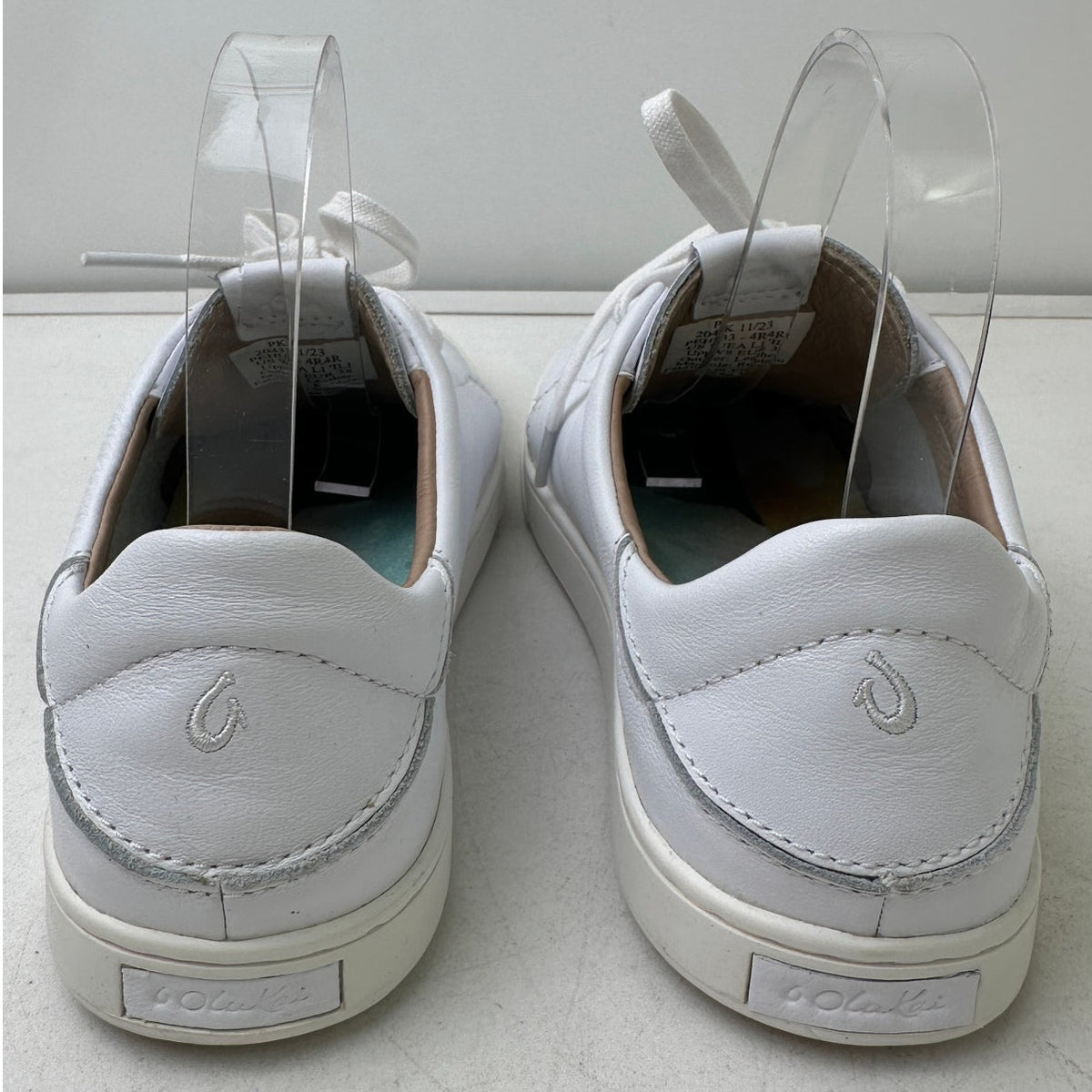 OluKai Pehuea Li 'llI Women's White Leather Sneakers Women's Sz 8