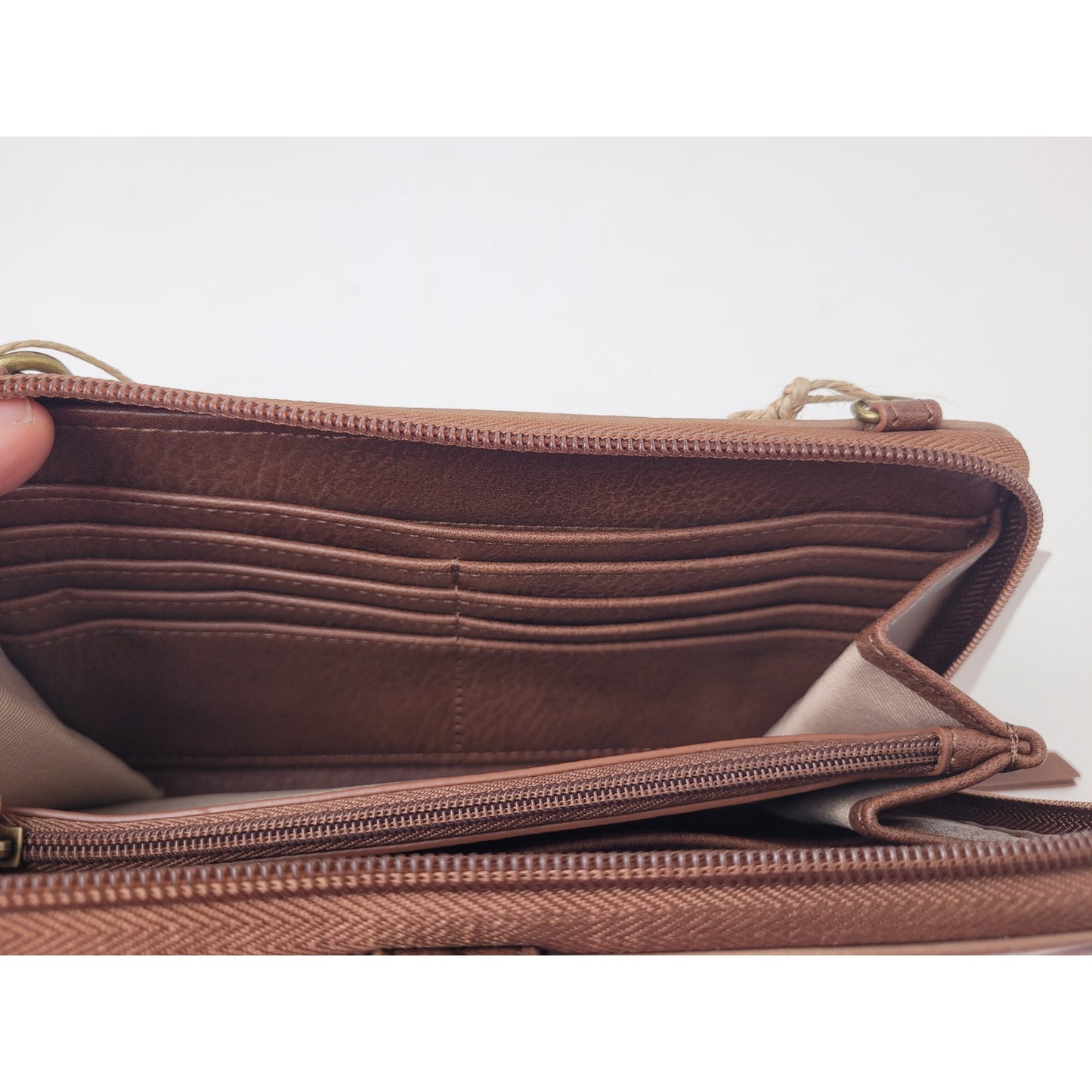 The Sak Iris Leather Crossbody Wristlet Smartphone Wallet NWT Retail $99