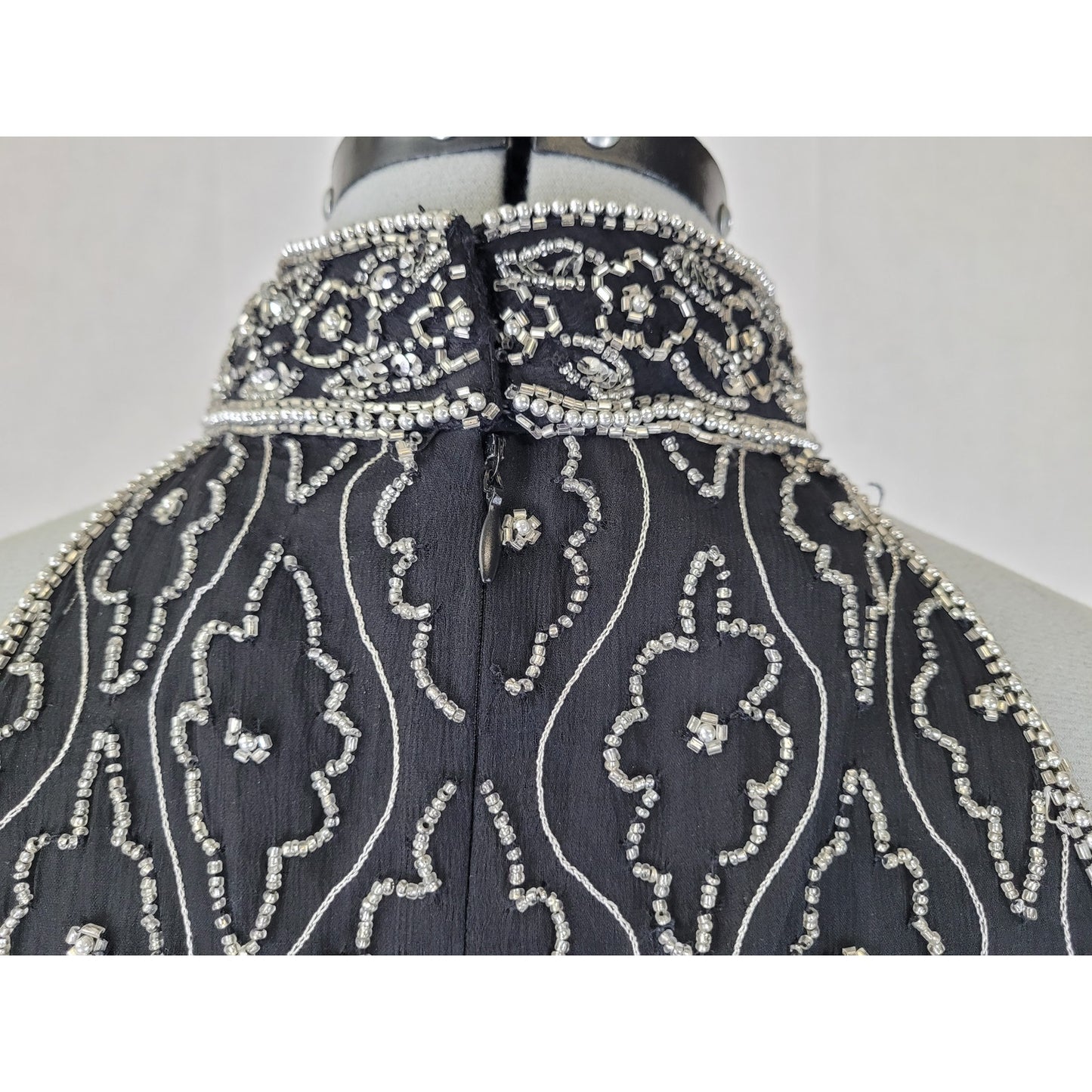 Vintage 1990s Marina Silk w Silver Beads Great Gatsby Sleeveless Blouse Sz S