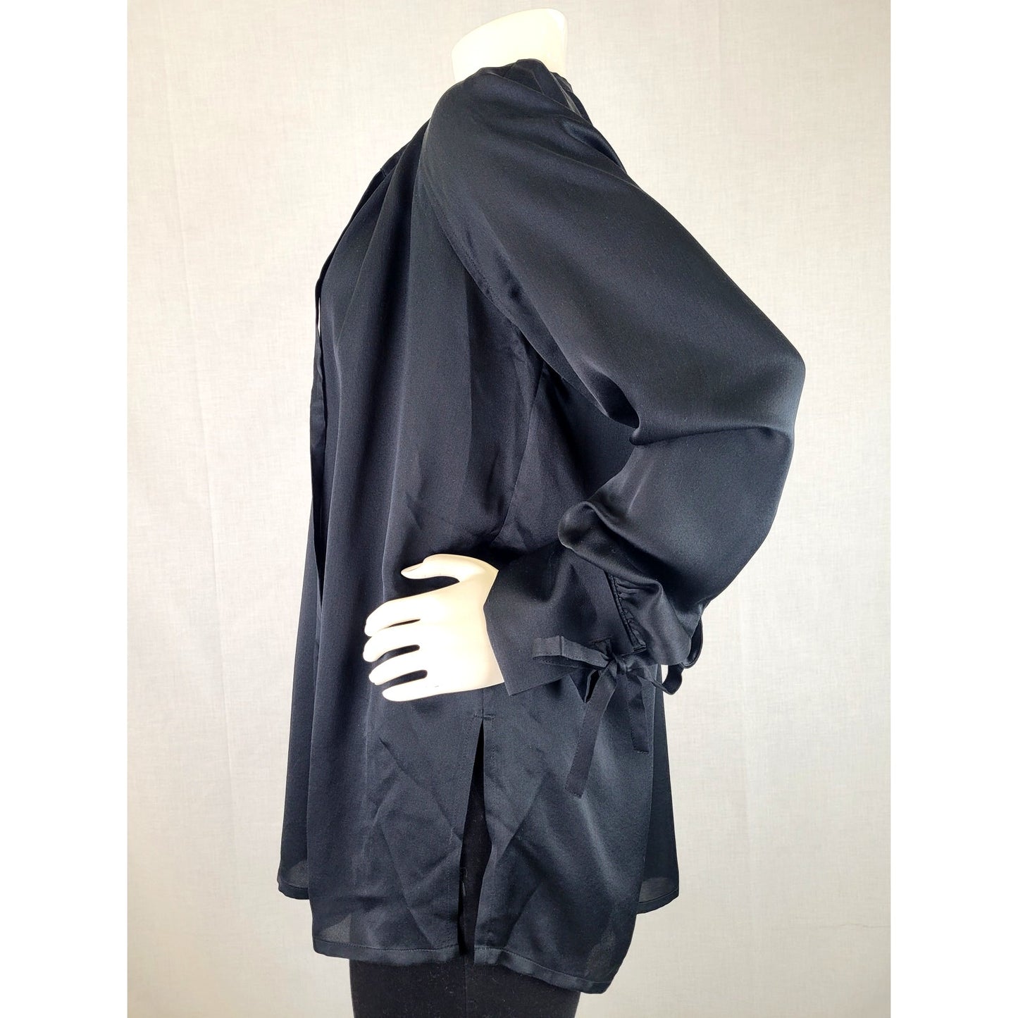 Club Monaco Shirred 100% Silk Blouse NWT Women's Sz M