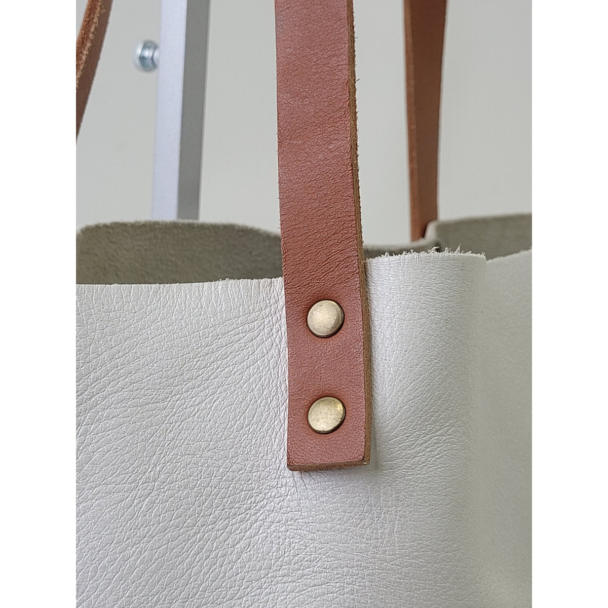Portland Leather Goods Classic Leather Tote in Beluga w Brown Leather Straps EUC