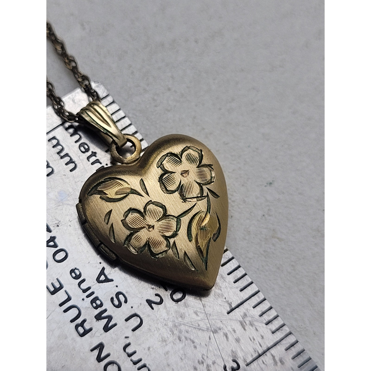 Vintage 14K Gold-Filled Heart Locket Necklace w Floral Etching | 18" Chain