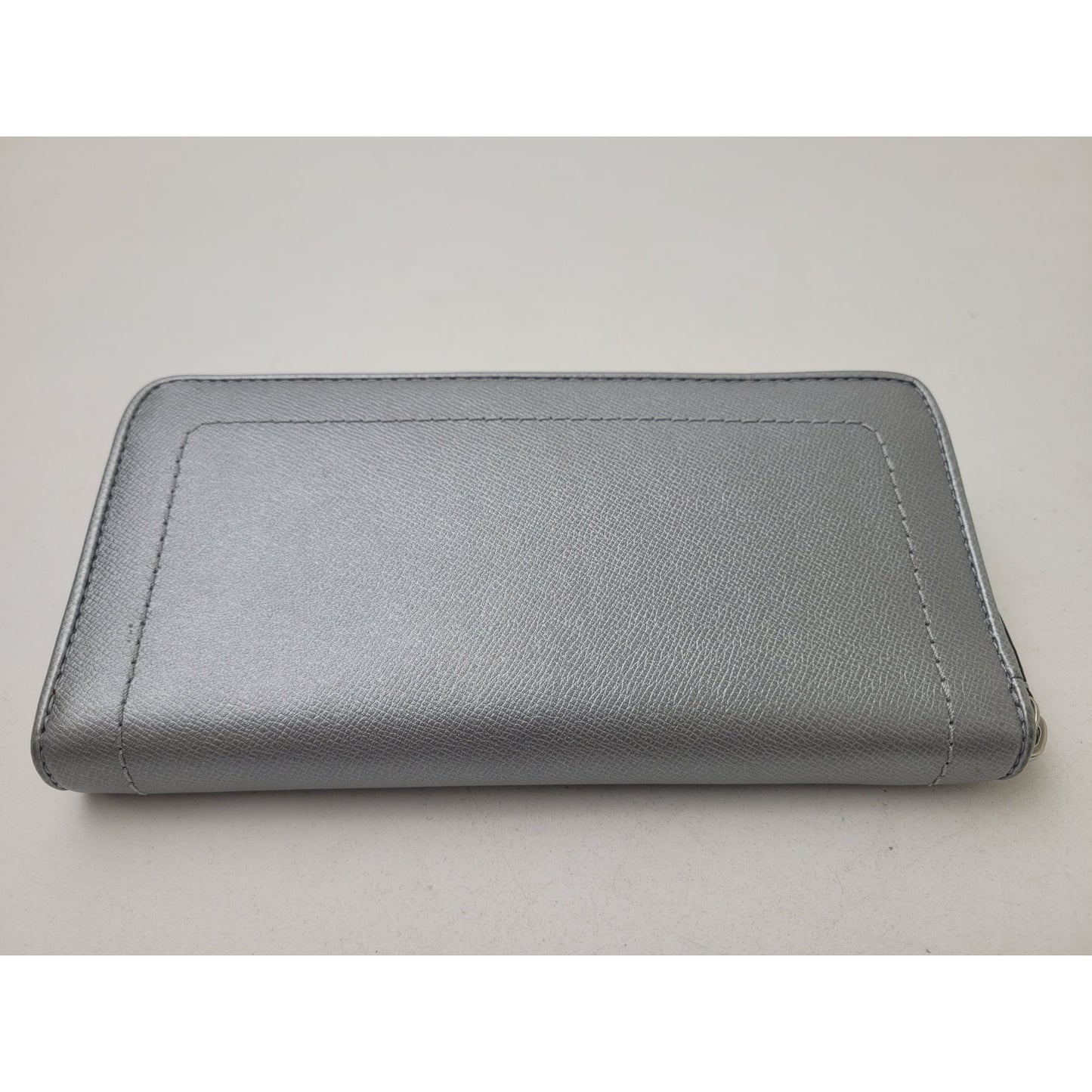 COACH Saffiano Silver Leather Turnlock Zip Around Accordion Wallet EUC