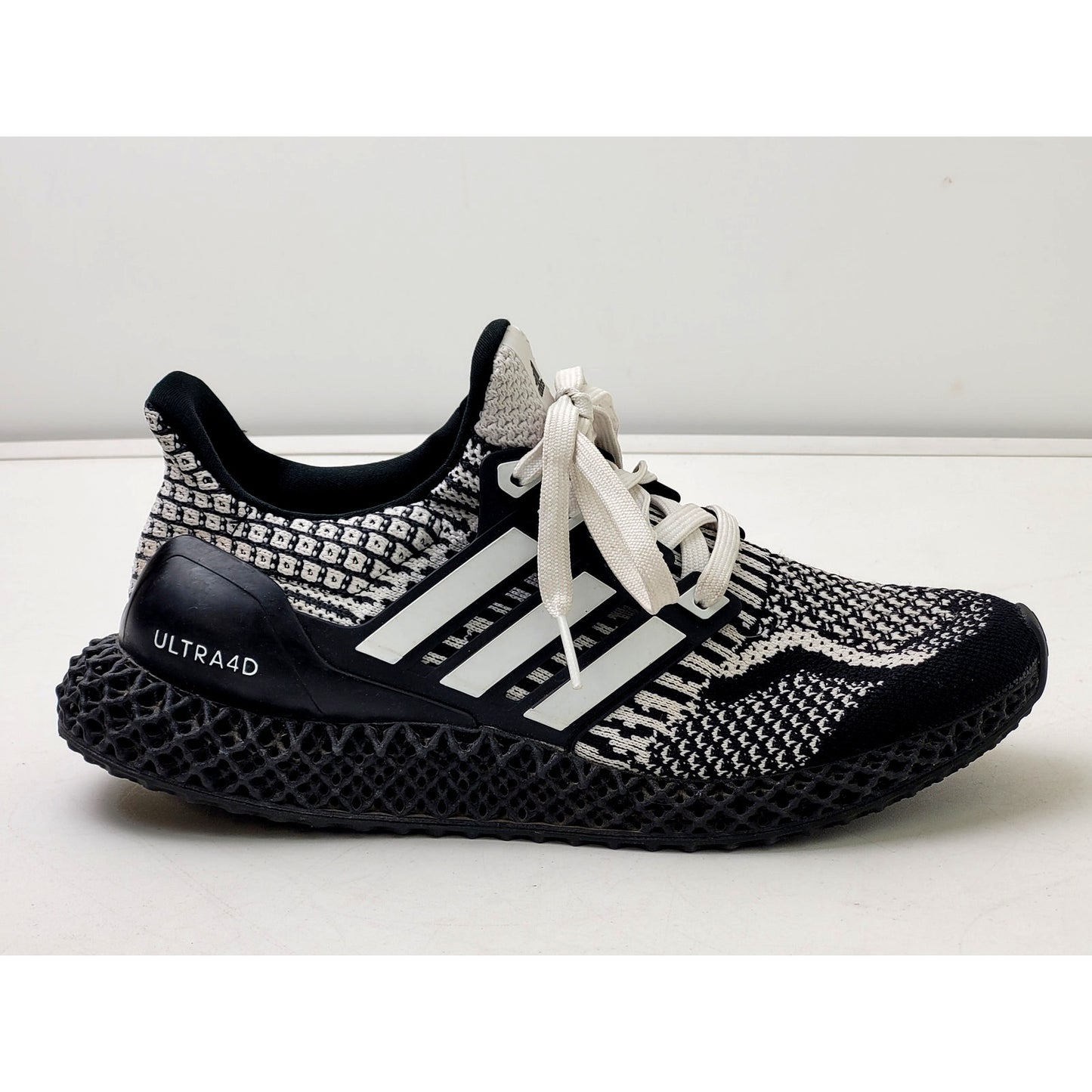 Adidas Ultra 4D Knit Primeknit Running Shoes Oreo Men's Sz 6 / Women's Sz 7