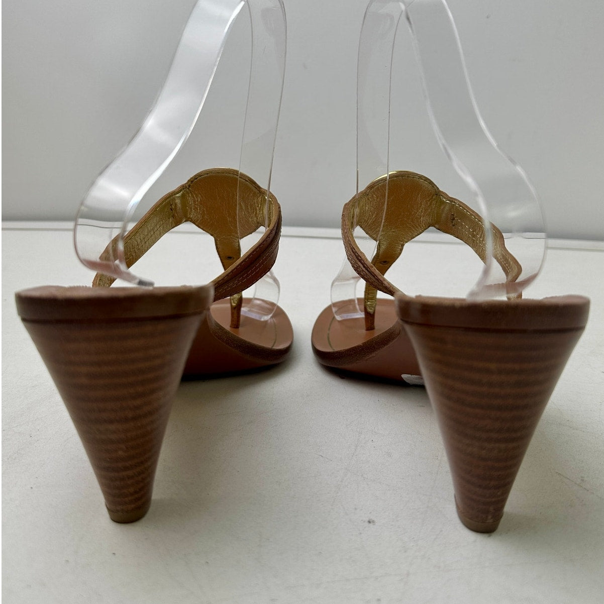 Vintage Coach Leather Kitten Heel Thong Sandal with Amber Medallion Women's Sz 9