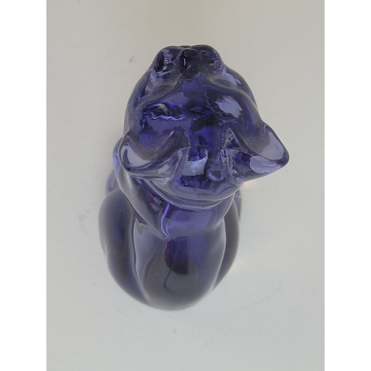Vintage Fenton Glass Amethyst Light Purple Sitting Cat Figurine