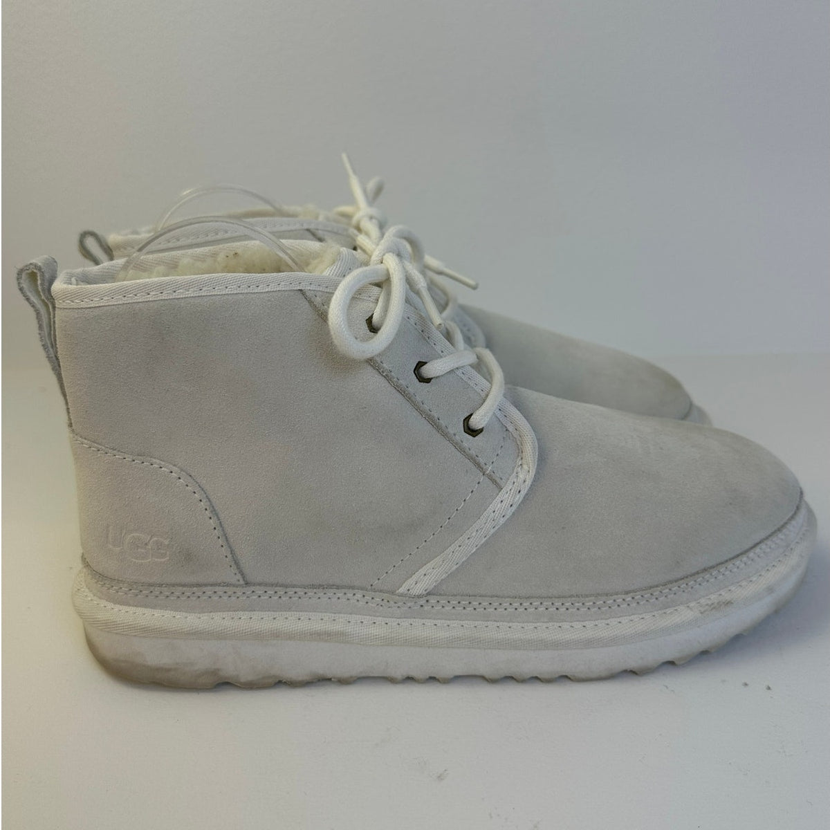 UGG Neumel White Suede Boot Youth Sz 6 / 38