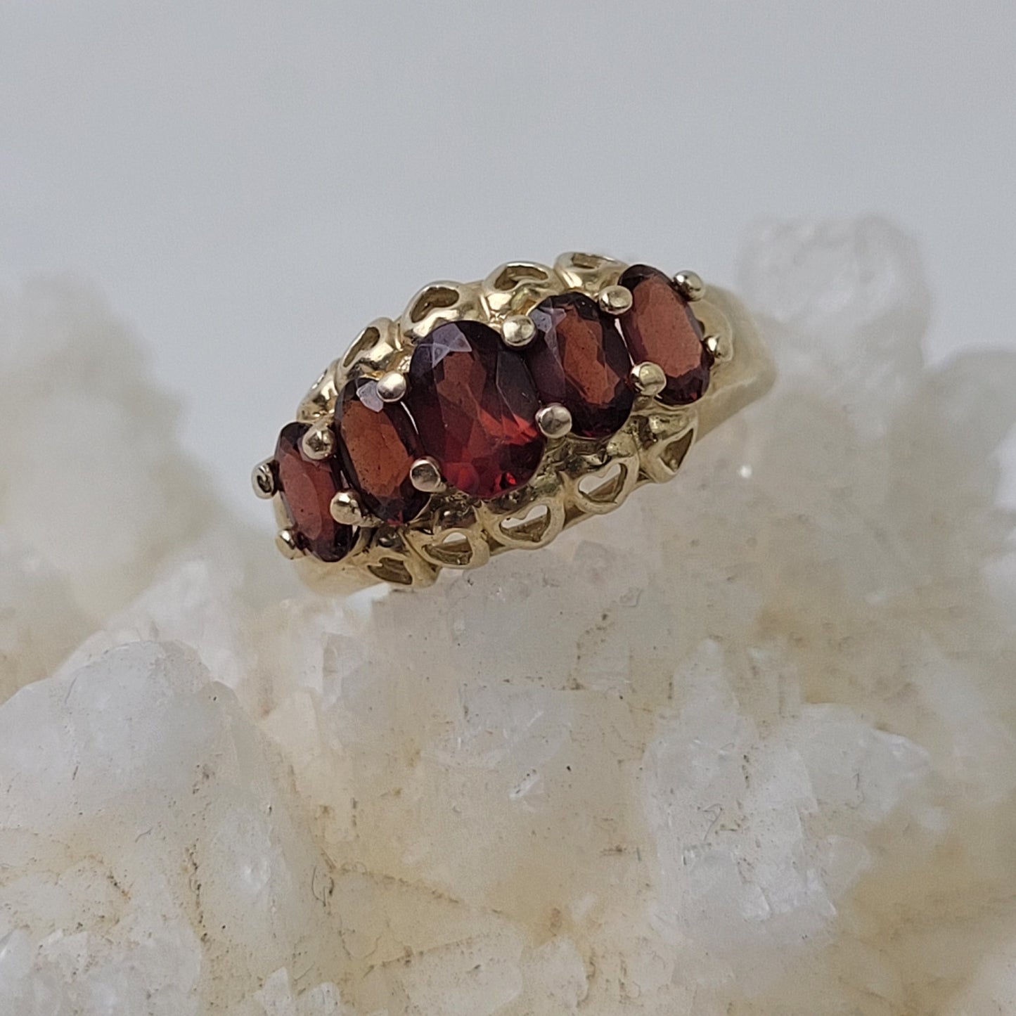 14K Yellow Gold 5-Stone Garnet Heart Ring | Size 5 3/4 | 2.88 Grams