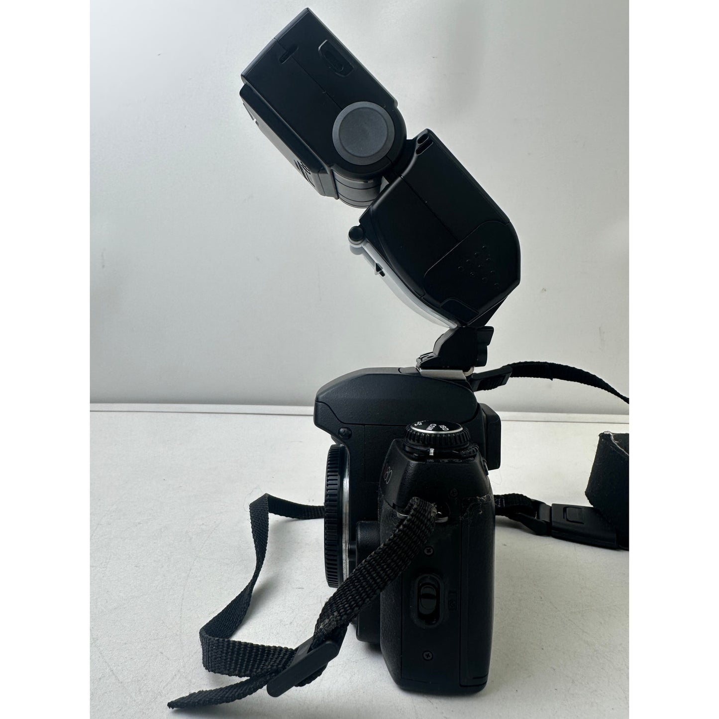 Nikon N80 35mm SLR Film Camera Kit w/ SB-50DX Speedlight Flash Lot | Untested
