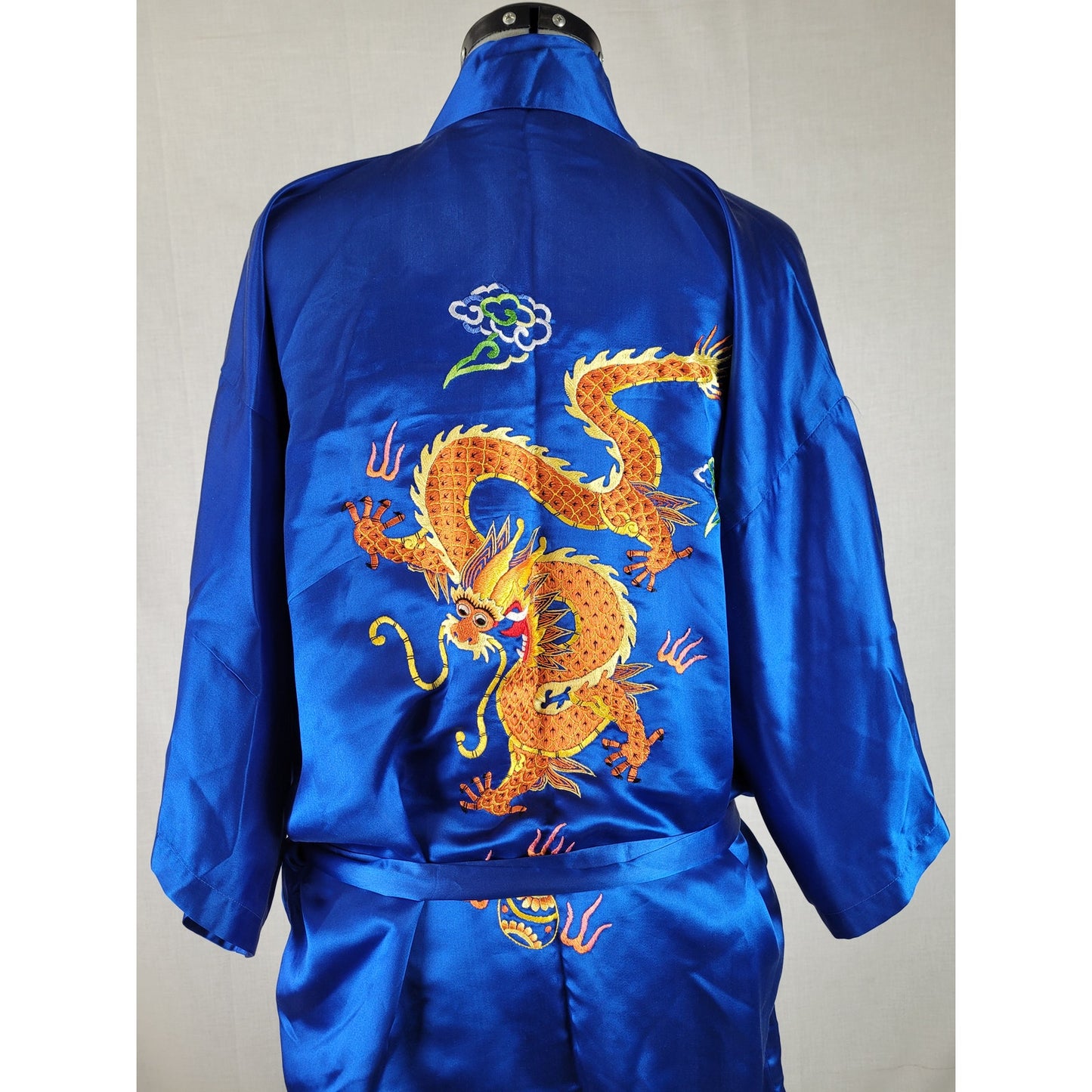 Vintage Pearls Brand Gold Dragon Embroidered Blue Silk Robe w Belt Sz S/M