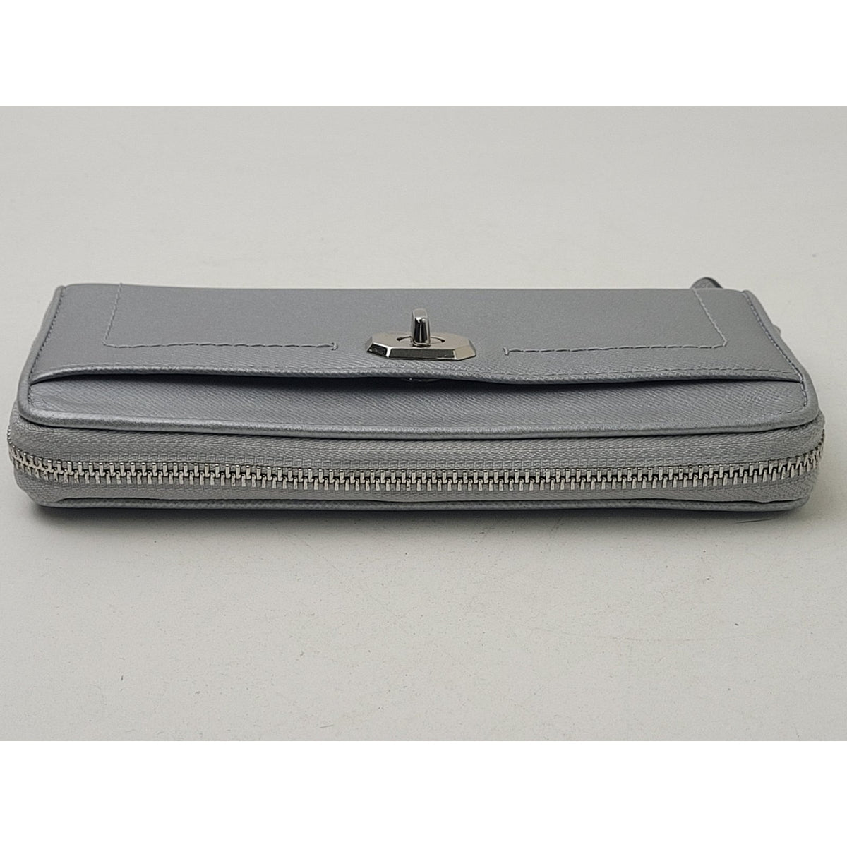 COACH Saffiano Silver Leather Turnlock Zip Around Accordion Wallet EUC