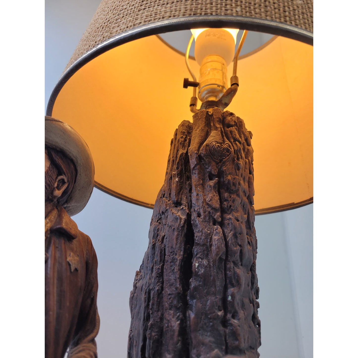 Vintage Apsit Bros Cali Western Cowboy Outlaw Chalkware Table Lamp & Shade