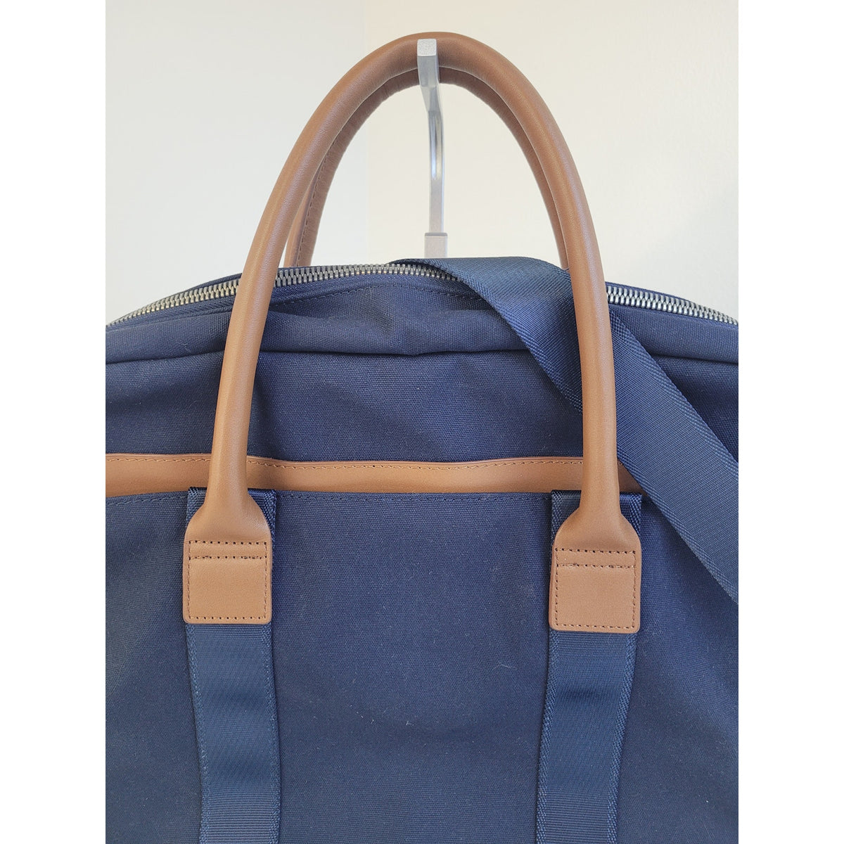 Brooks Brothers Wells Briefcase Navy Blazer Colorway w Brown Leather Handles EUC