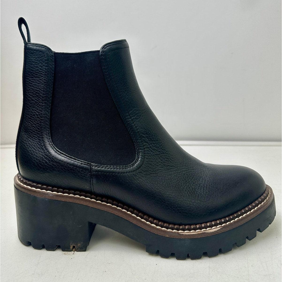 Nordstrom Water Resistant Black Leather Chelsea Lug Boots Women's Sz 8.5