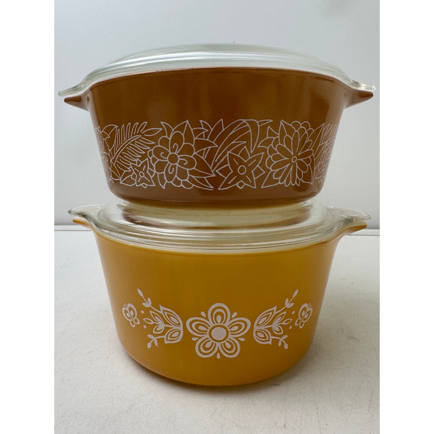 VTG Pyrex Mixed Casserole Set - Woodland Brown & Floral Butterfly Gold W/ Lids