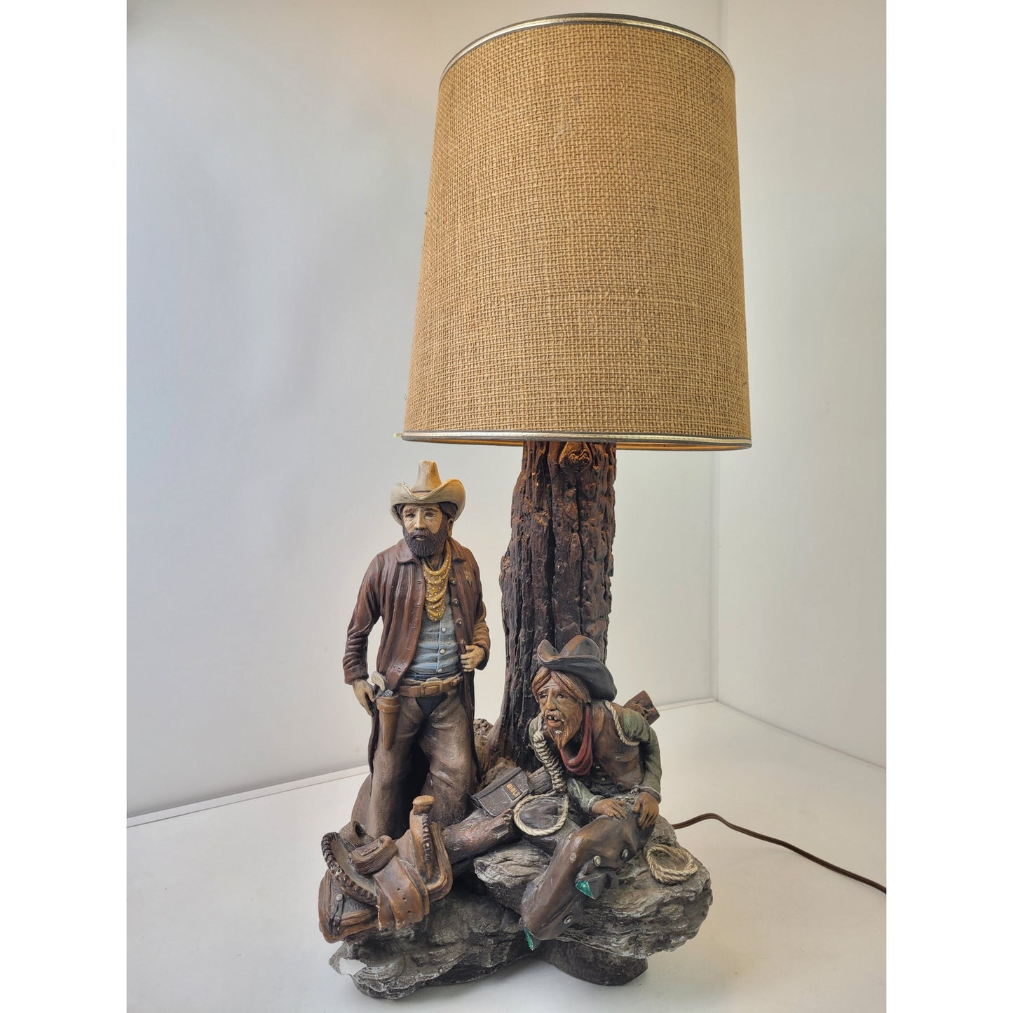 Vintage Apsit Bros Cali Western Cowboy Outlaw Chalkware Table Lamp & Shade