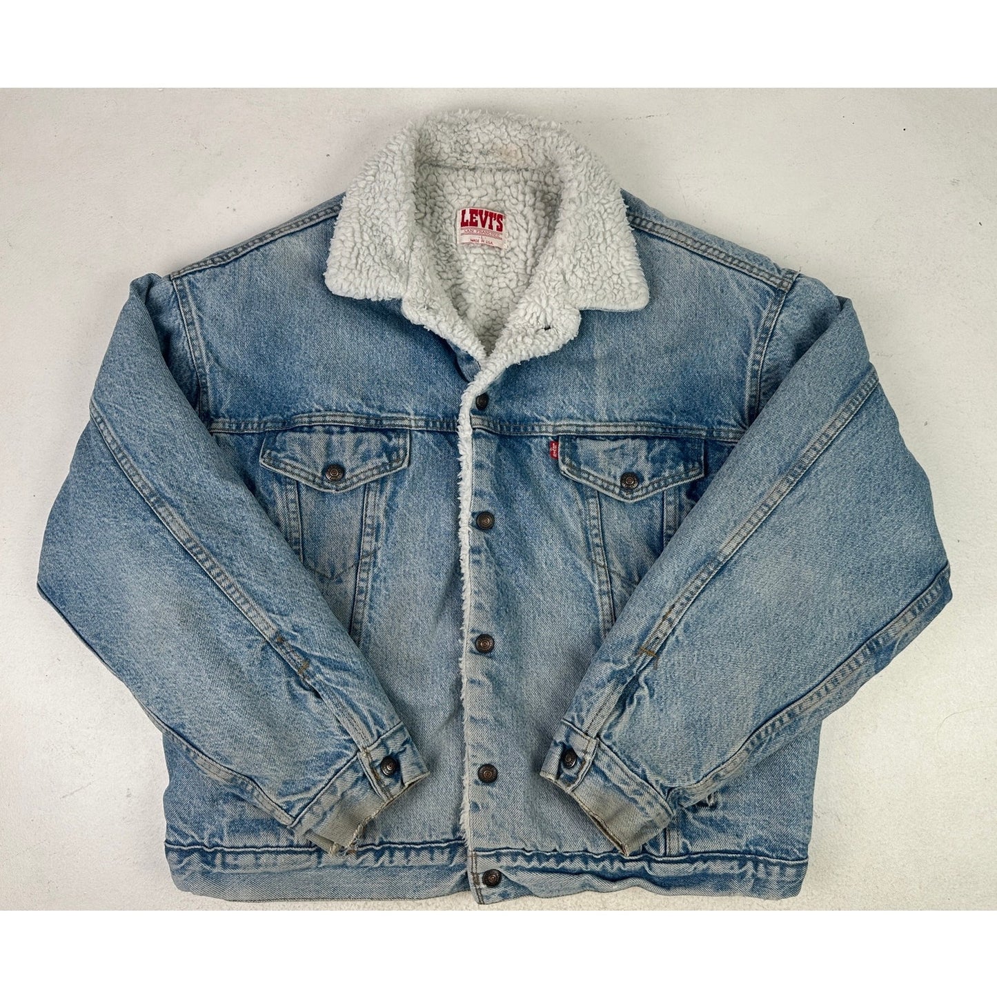 Vintage Levi's Made in USA Sherpa Lined Denim Trucker Jacket M's XL / W's XXL