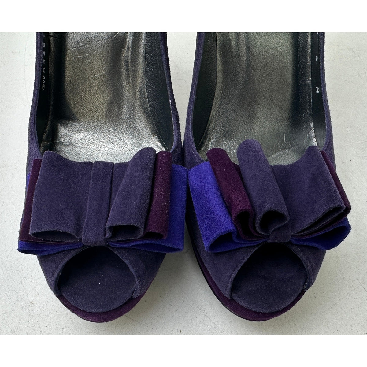 Stuart Weitzman "Back Page" Purple Suede Peep Toe Platform Pumps Women's Sz 8