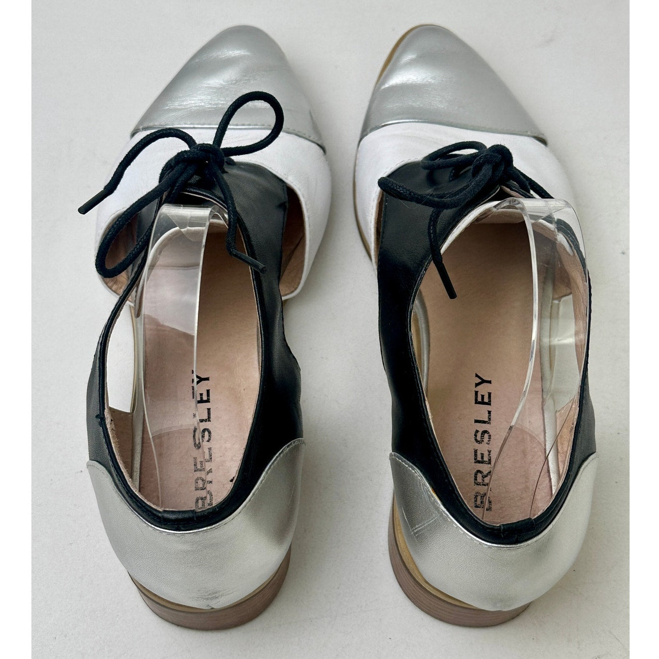 Bresley Silver/Black/White Leather Cutout Oxfords Women's Sz 9