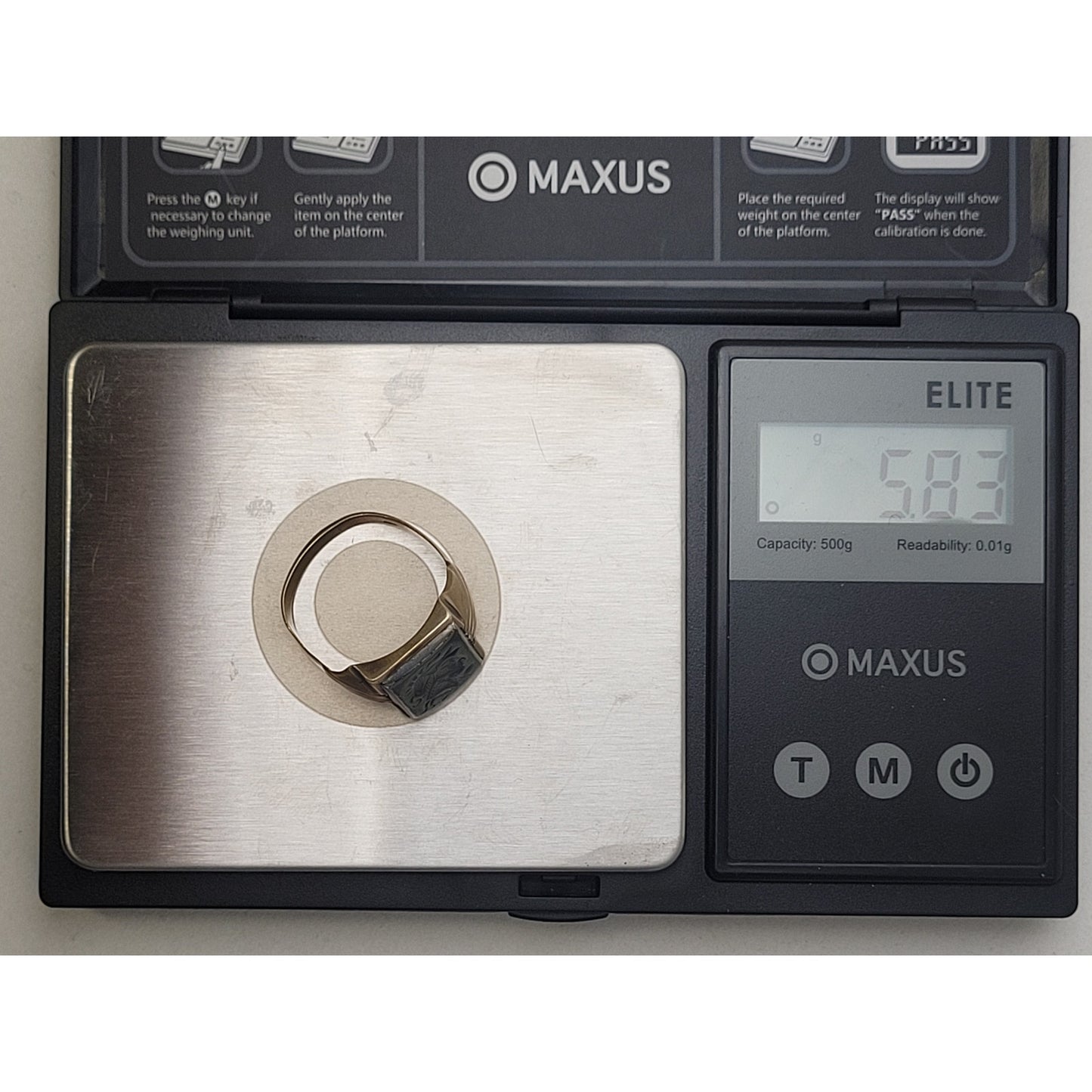 Vintage 14K Yellow Gold Men's Signet Ring Hematite Stone Soldier Sz 9 | 5.83 g