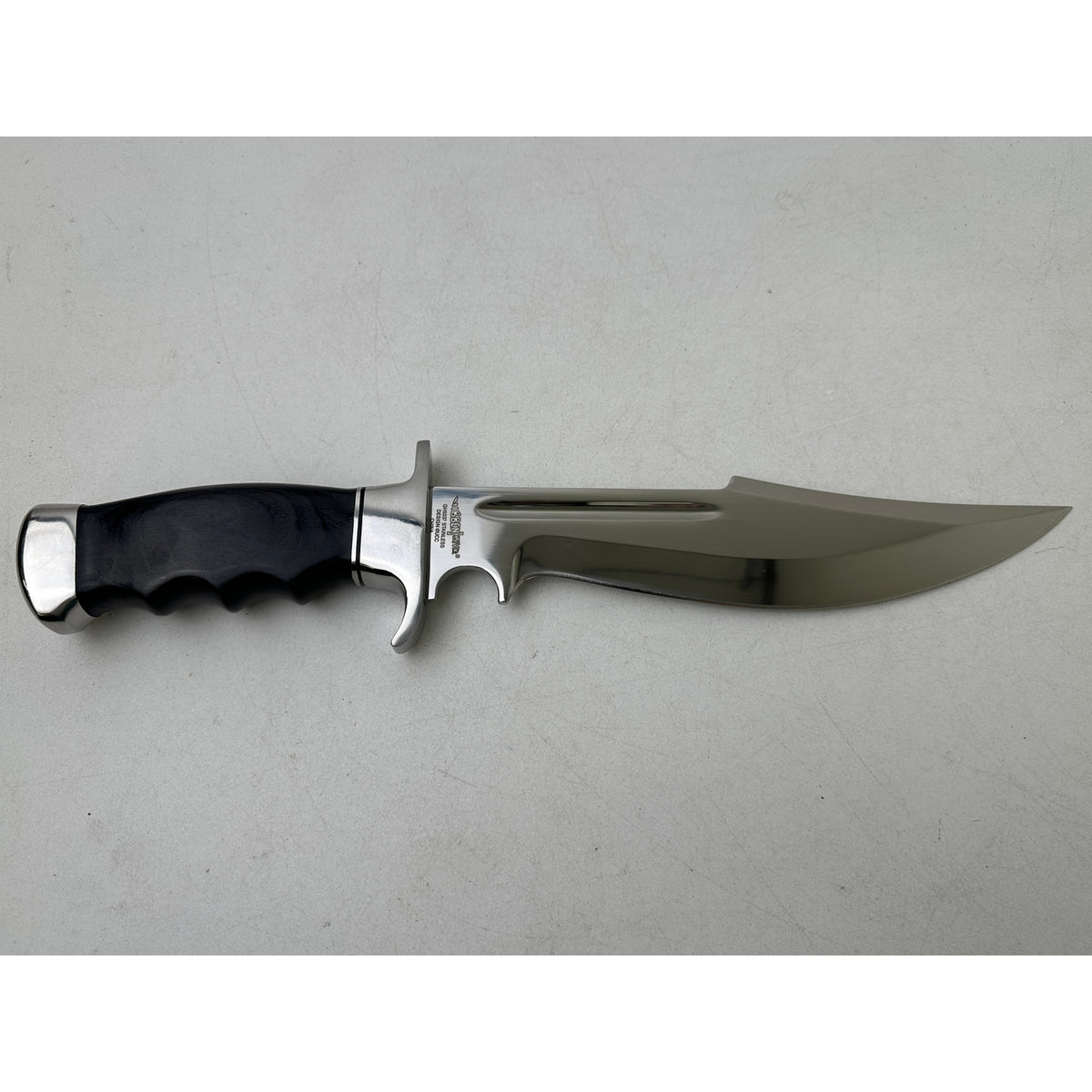 United Cutlery Gil Hibben Legionnaire Bowie Knife with Leather Sheath