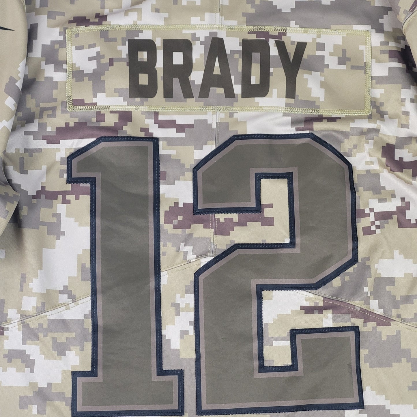Nike Jersey New England Patriots Tom Brady Camo Salute to Service Men's Sz L