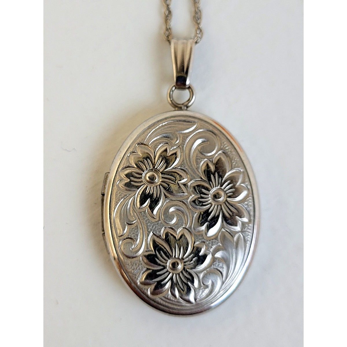Vintage 14K Solid White Gold Floral Etched Locket on 18" Rope Chain | 3.67 Grams