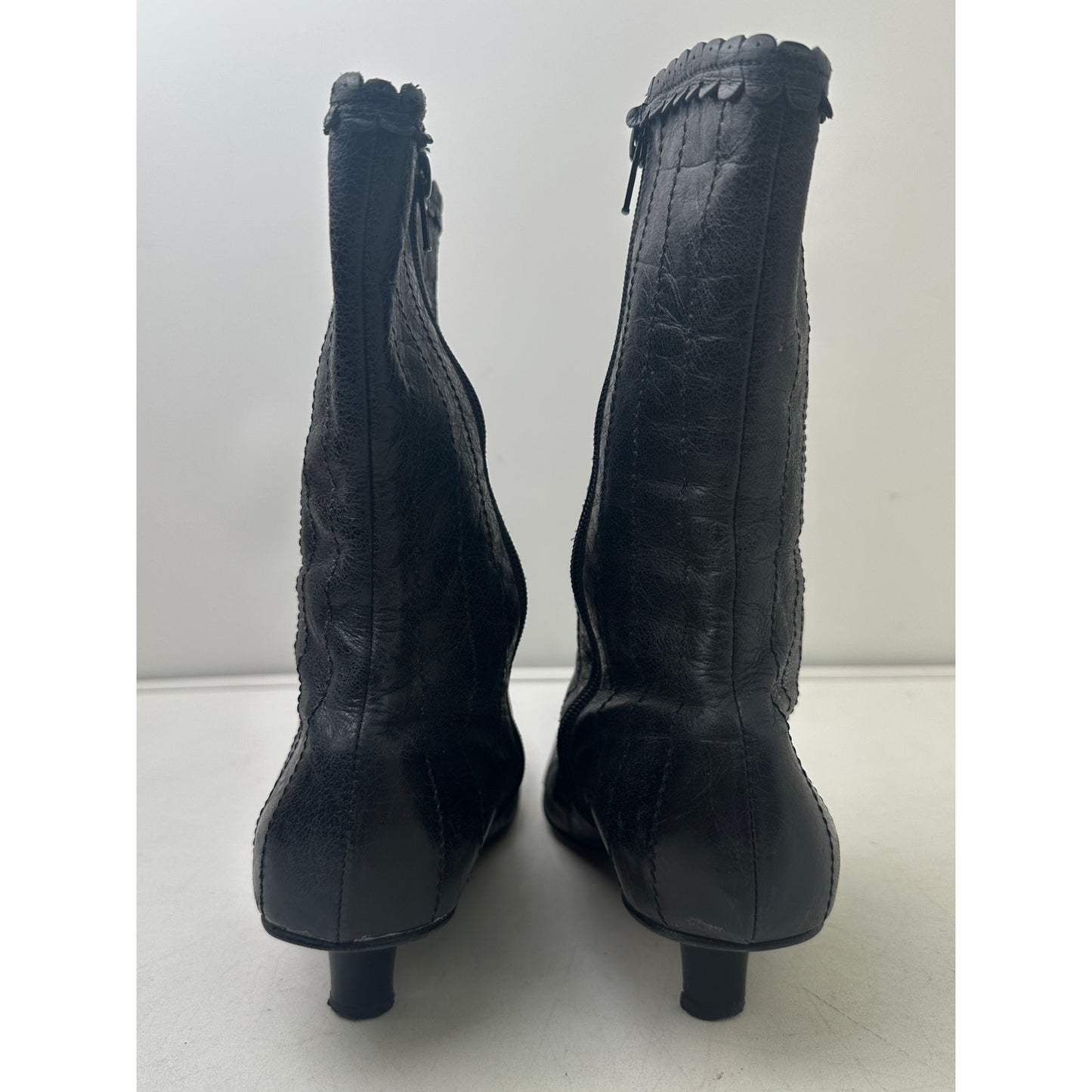 Vintage Briarwood Black Leather Pointed Toe Kitten Heel Boots Women's Sz 10