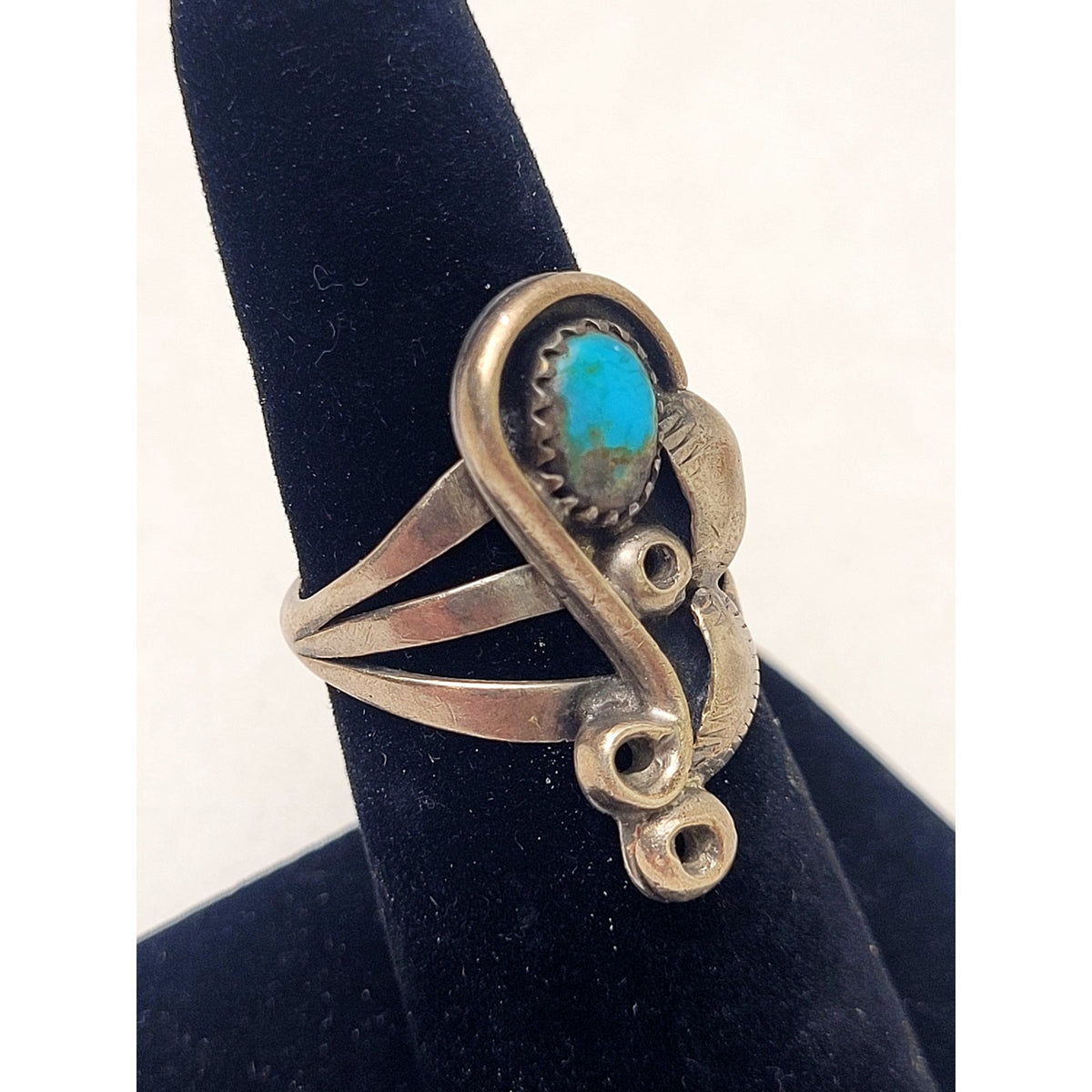 Vintage Navajo Turquoise Sterling Silver Ring Size 6.75