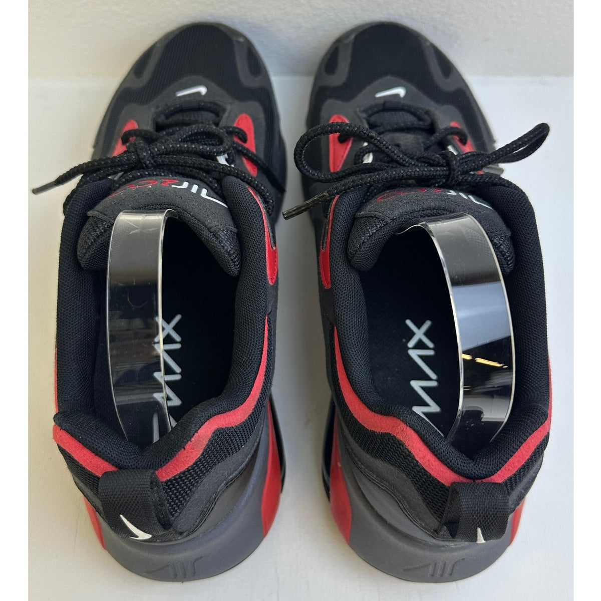 Nike Air Max 200 Black University Red (CI3865-002) Sneakers Men's Sz 10.5