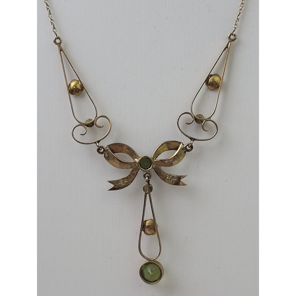 14K Yellow Gold Art Nouveau Genuine Peridot & Seed Pearl Bow Drop Necklace w Box