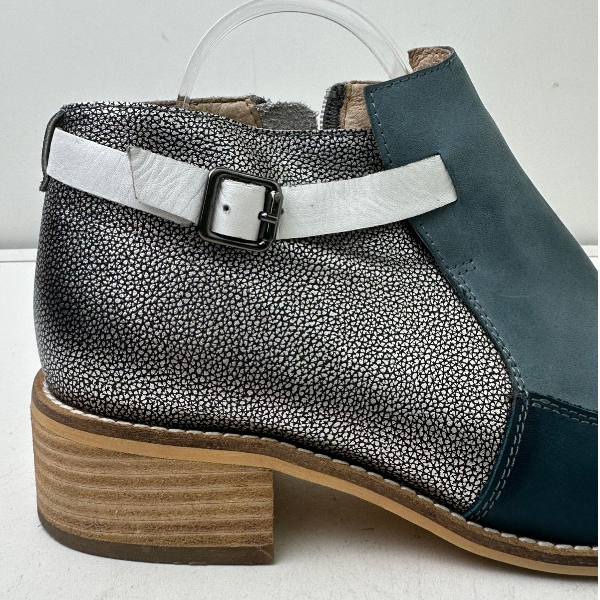 Bresley Multi-Tone Blue/Silver Leather Ankle Boots Women's Sz 40 EU